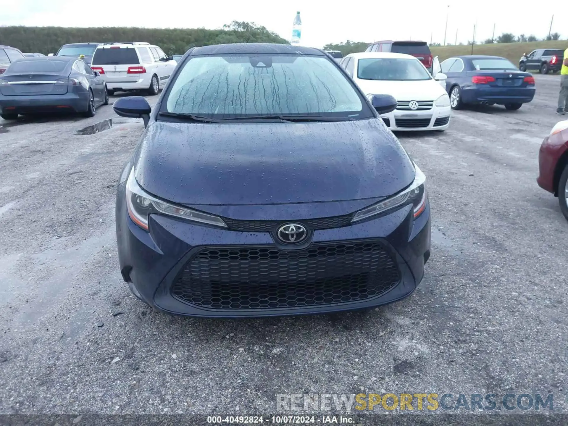 13 Photograph of a damaged car JTDEPRAEXLJ075366 TOYOTA COROLLA 2020