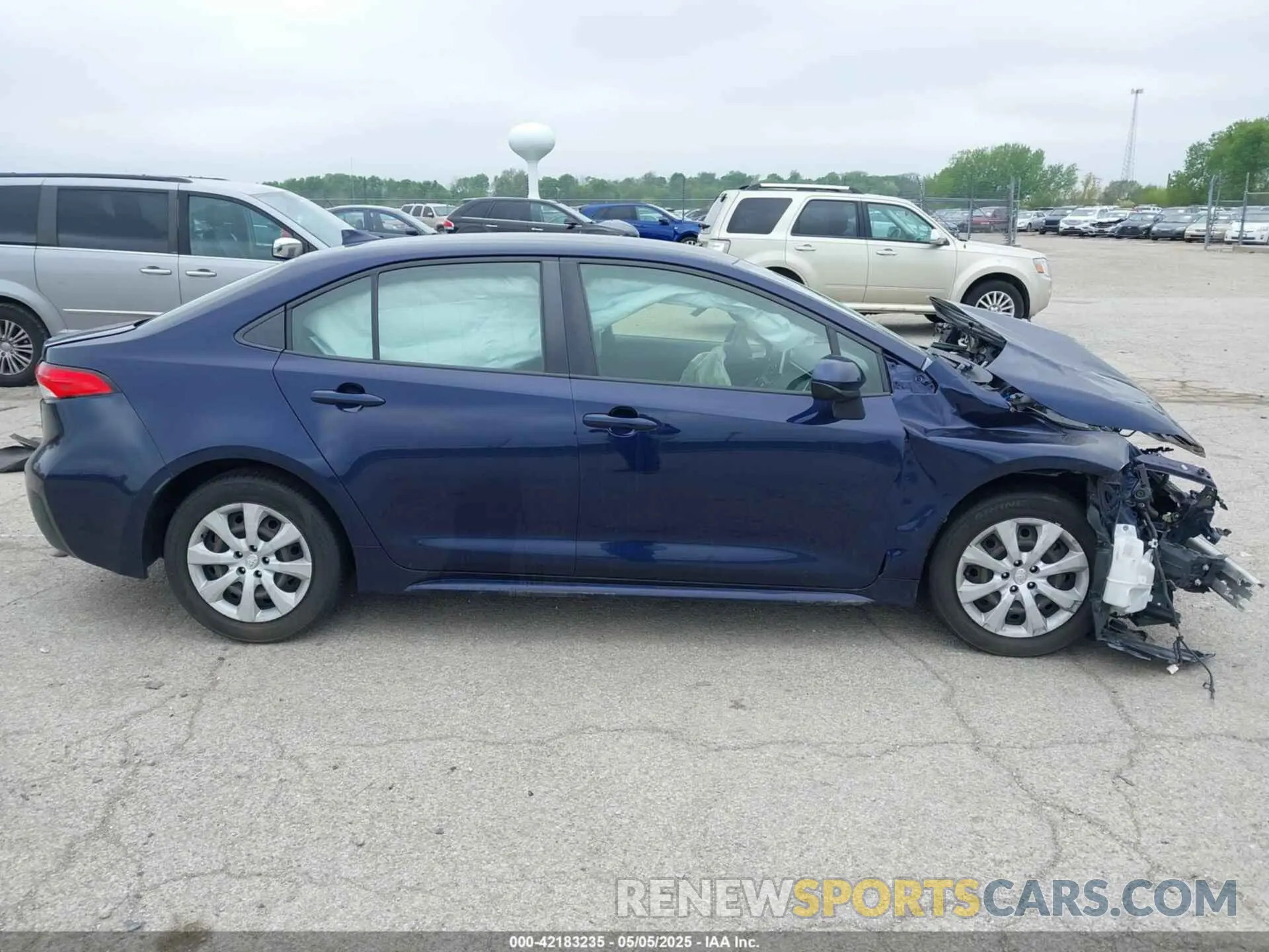 13 Photograph of a damaged car JTDEPRAEXLJ076453 TOYOTA COROLLA 2020