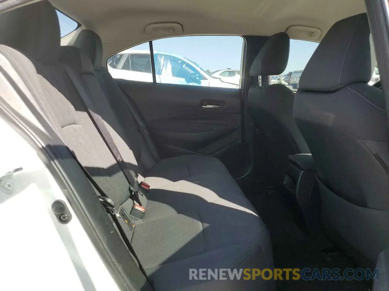 10 Photograph of a damaged car JTDEPRAEXLJ078476 TOYOTA COROLLA 2020