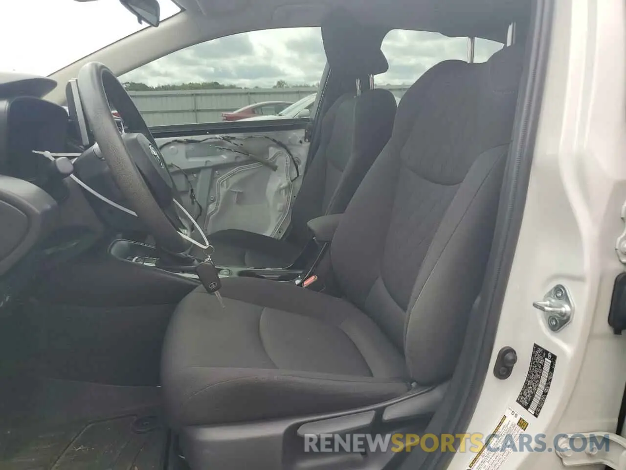 7 Photograph of a damaged car JTDEPRAEXLJ081524 TOYOTA COROLLA 2020