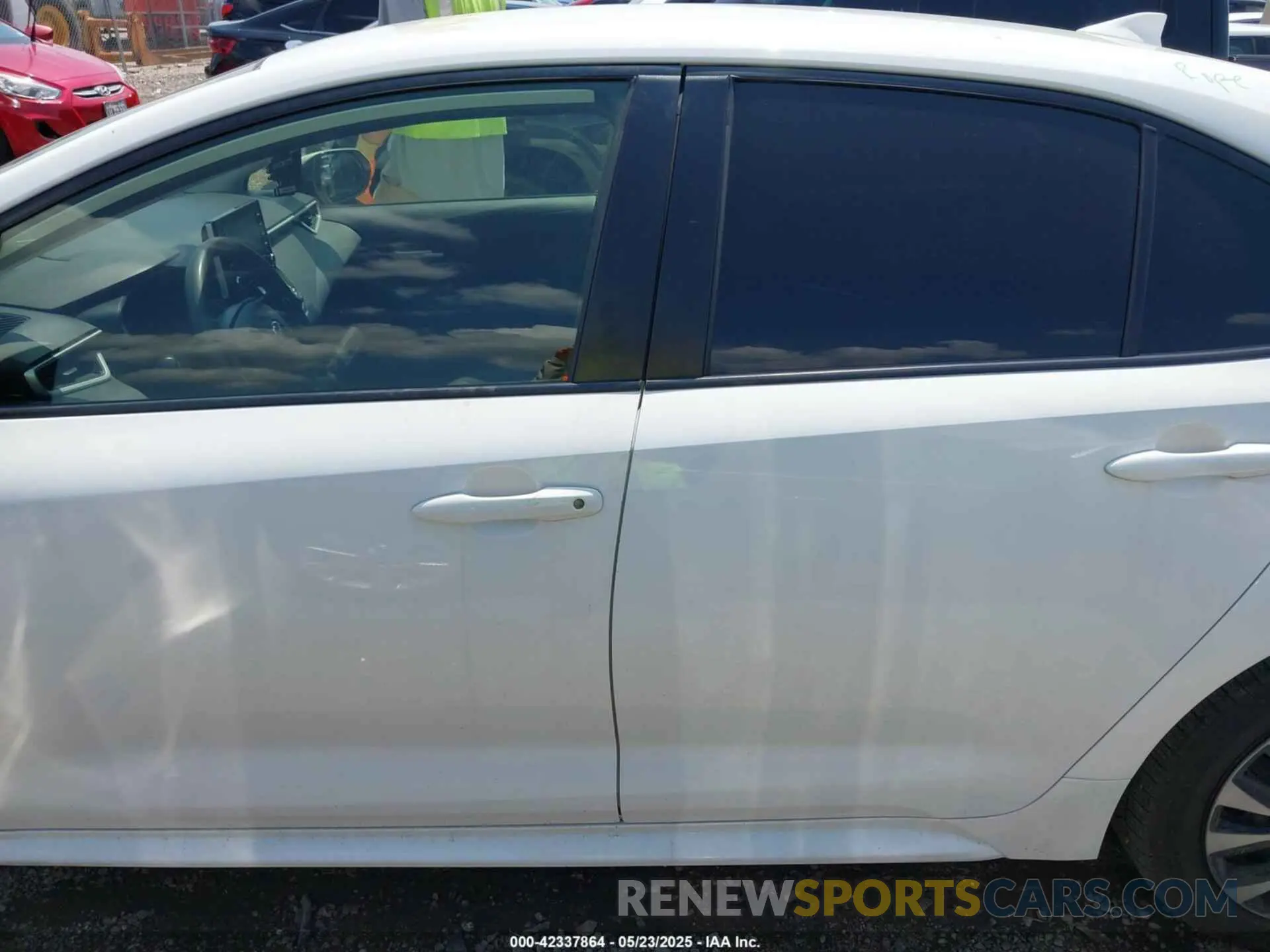 14 Photograph of a damaged car JTDEPRAEXLJ086075 TOYOTA COROLLA 2020