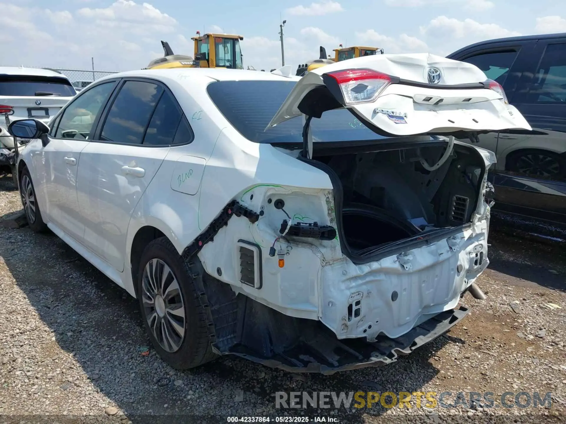 3 Photograph of a damaged car JTDEPRAEXLJ086075 TOYOTA COROLLA 2020