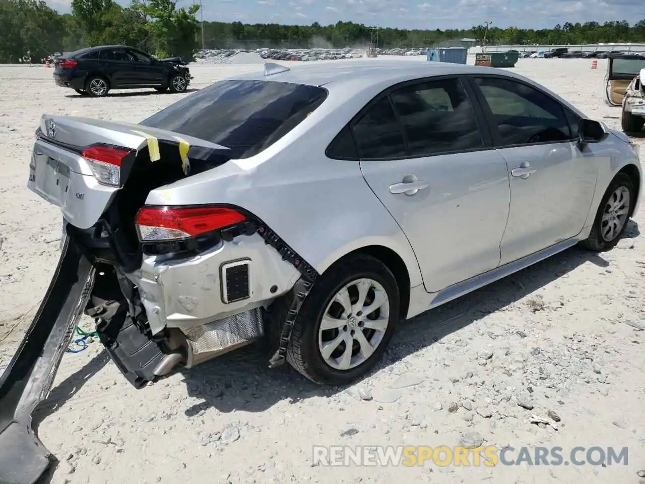 4 Photograph of a damaged car JTDEPRAEXLJ086724 TOYOTA COROLLA 2020