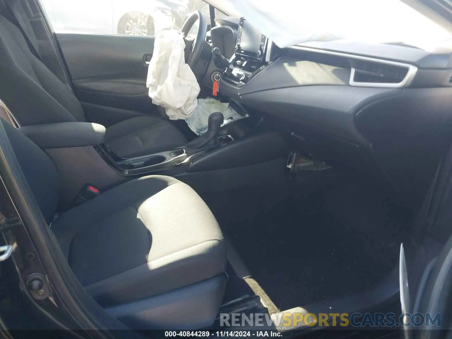 5 Photograph of a damaged car JTDEPRAEXLJ088361 TOYOTA COROLLA 2020