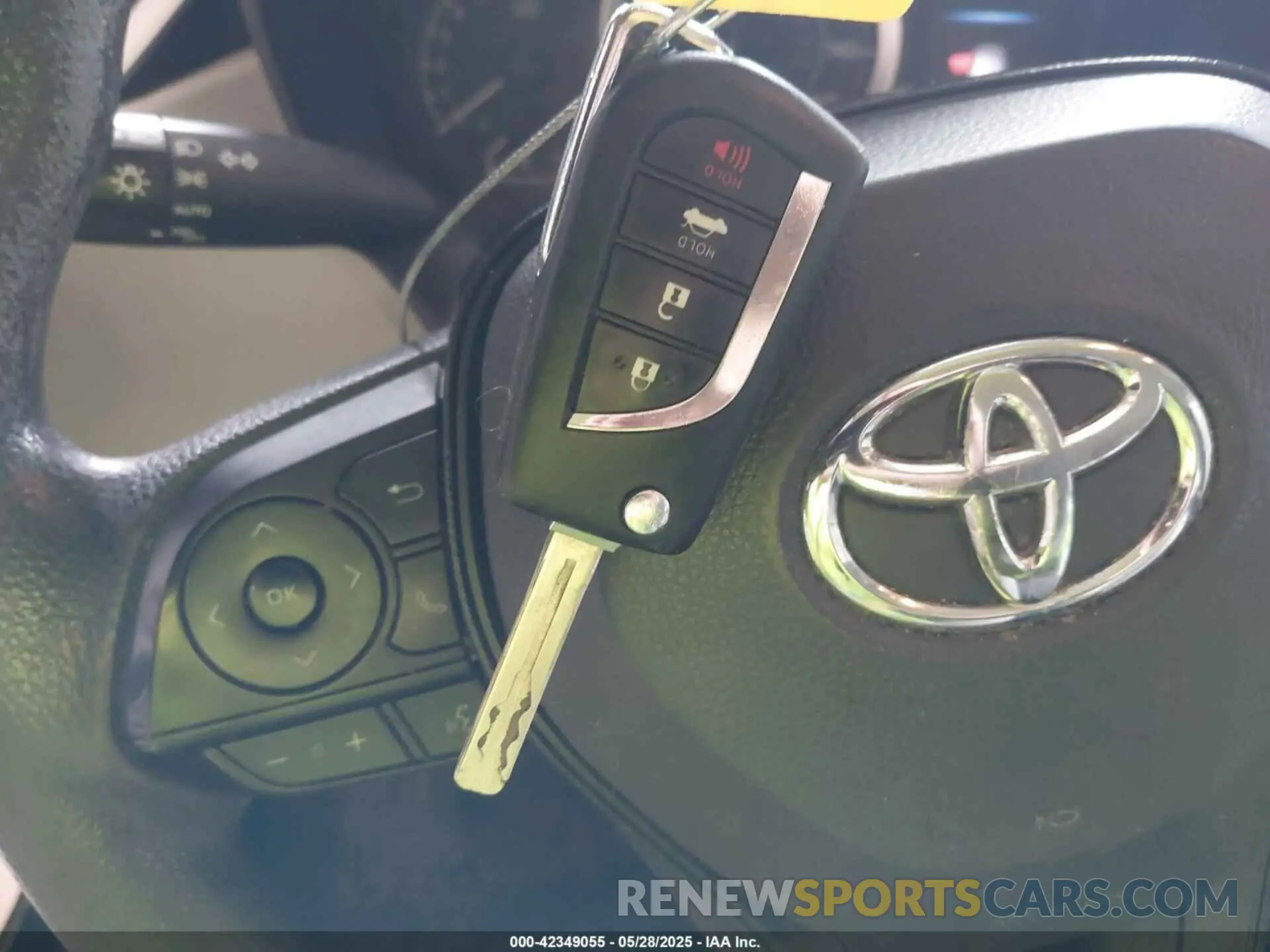 11 Photograph of a damaged car JTDEPRAEXLJ089882 TOYOTA COROLLA 2020