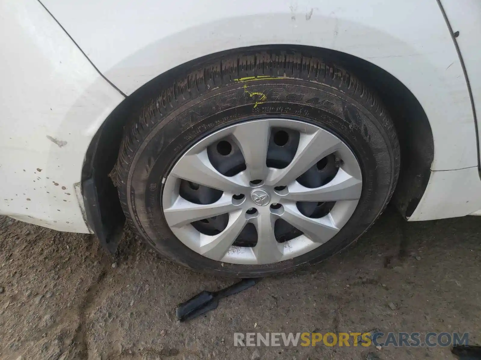 4 Photograph of a damaged car JTDEPRAEXLJ090563 TOYOTA COROLLA 2020