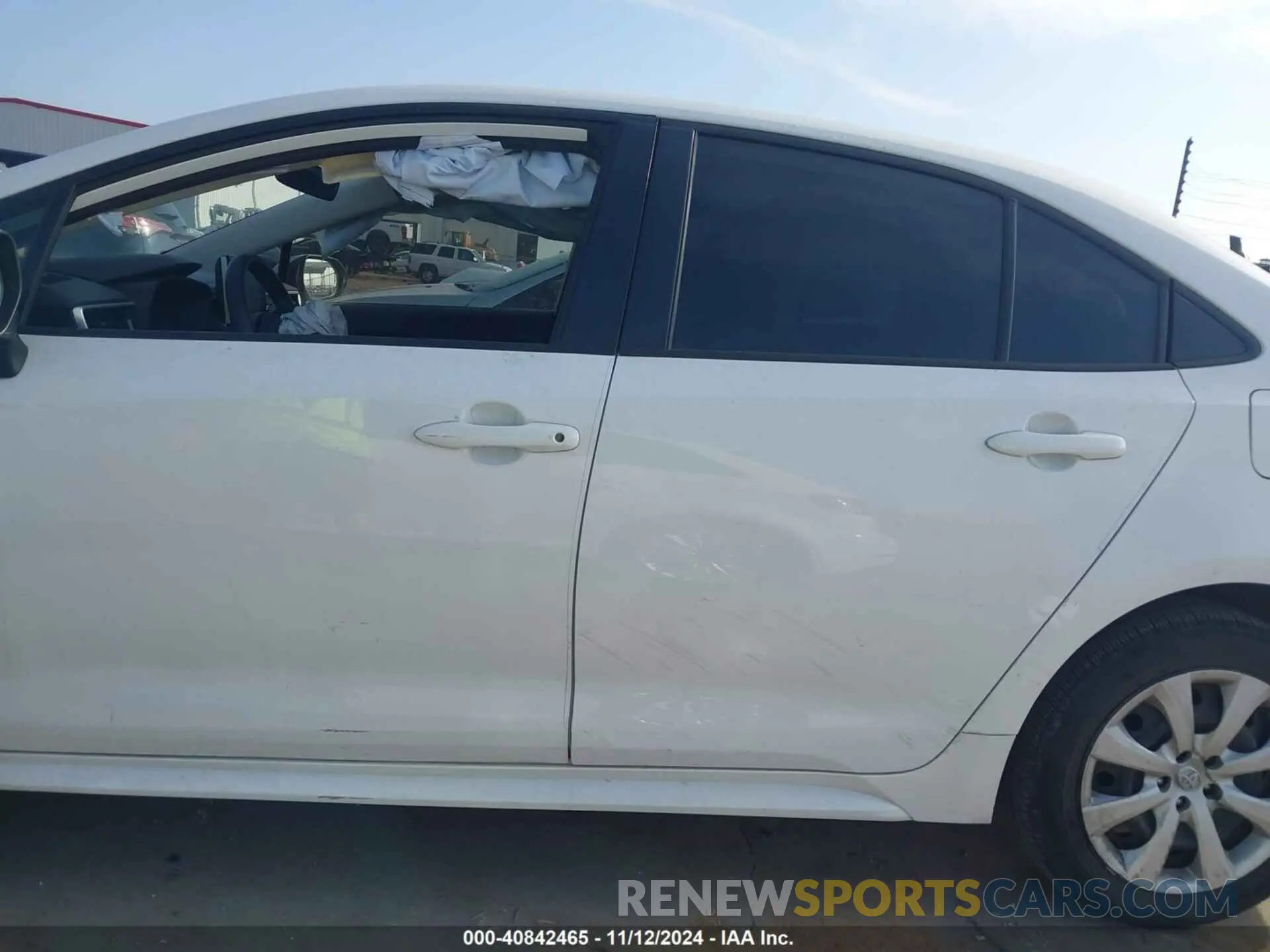 14 Photograph of a damaged car JTDEPRAEXLJ103330 TOYOTA COROLLA 2020