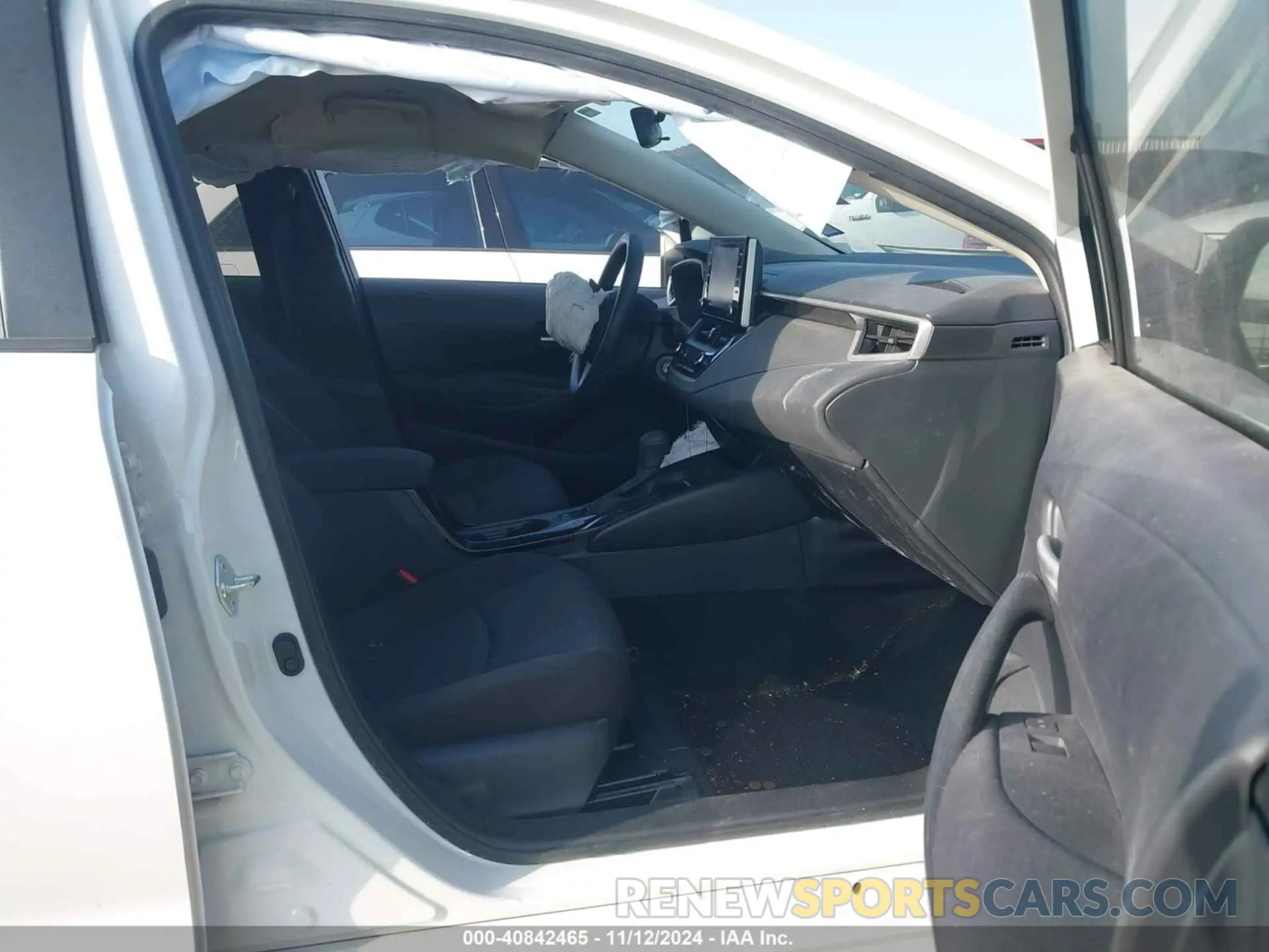 5 Photograph of a damaged car JTDEPRAEXLJ103330 TOYOTA COROLLA 2020