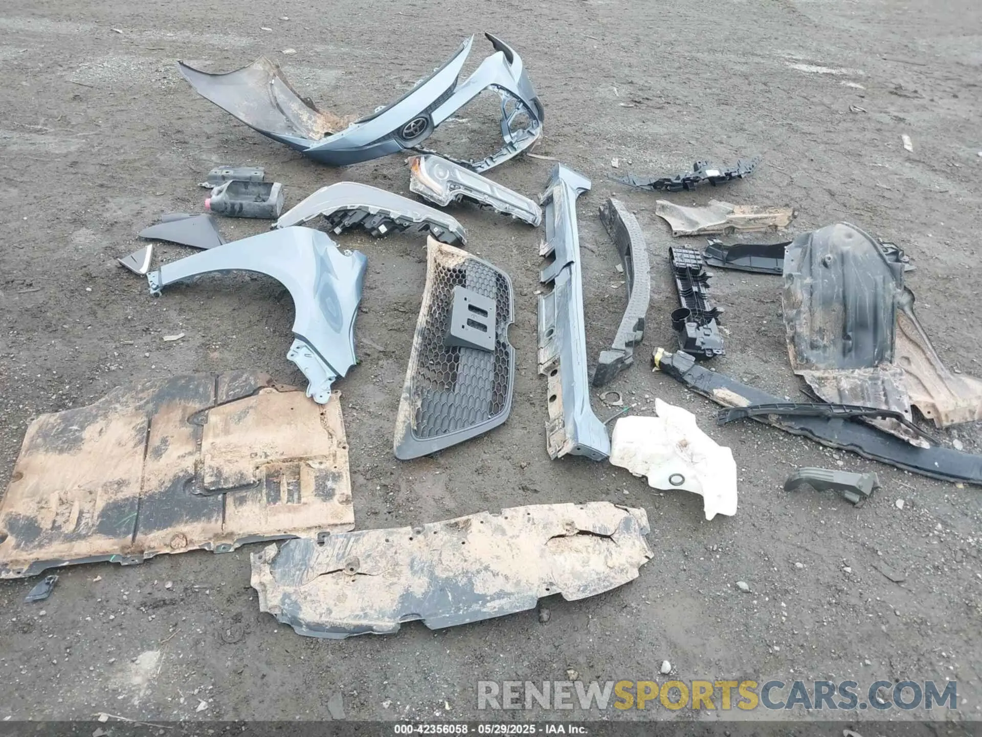 18 Photograph of a damaged car JTDFPRAE5LJ017914 TOYOTA COROLLA 2020