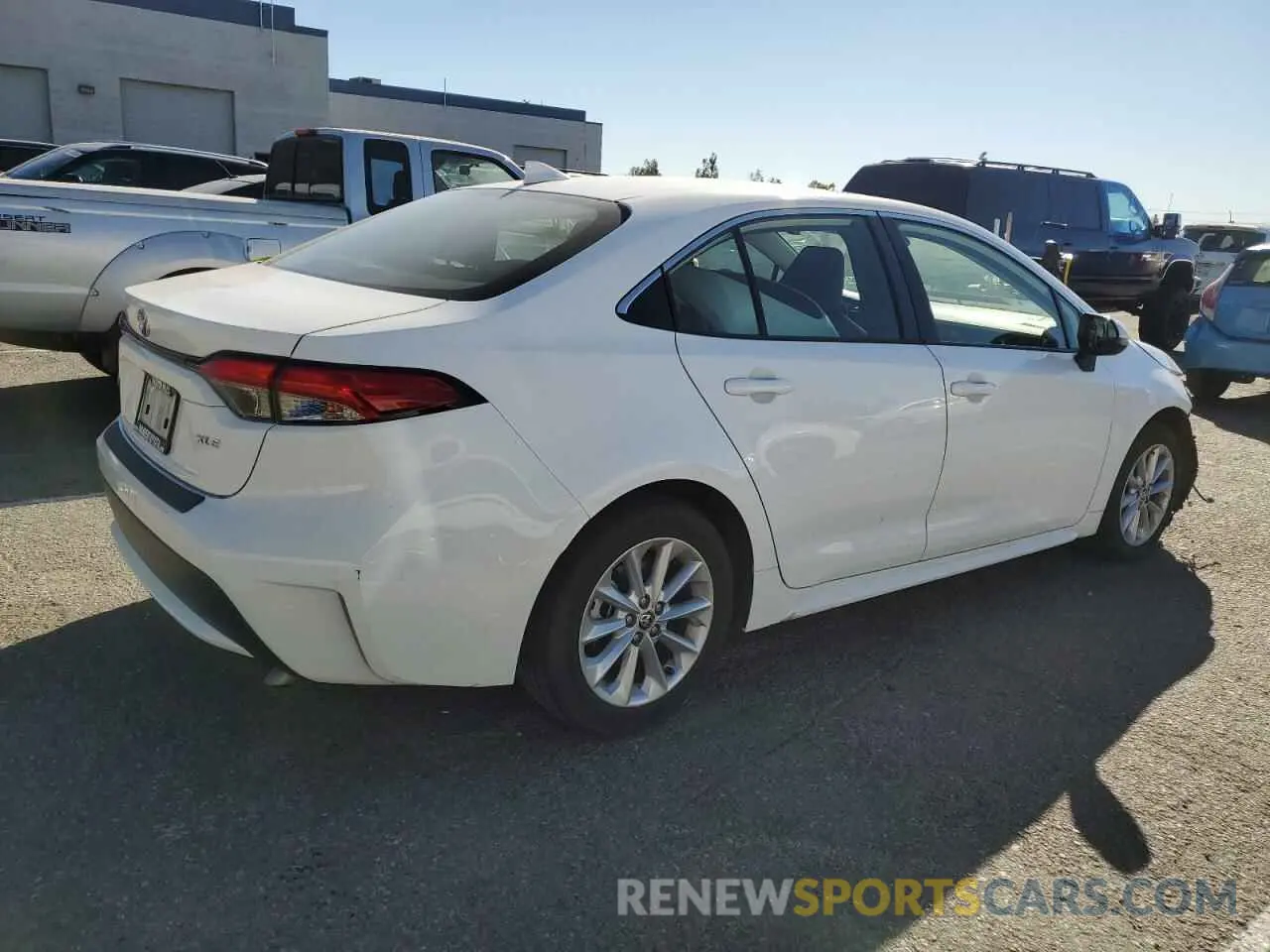 3 Photograph of a damaged car JTDFPRAE6LJ015427 TOYOTA COROLLA 2020