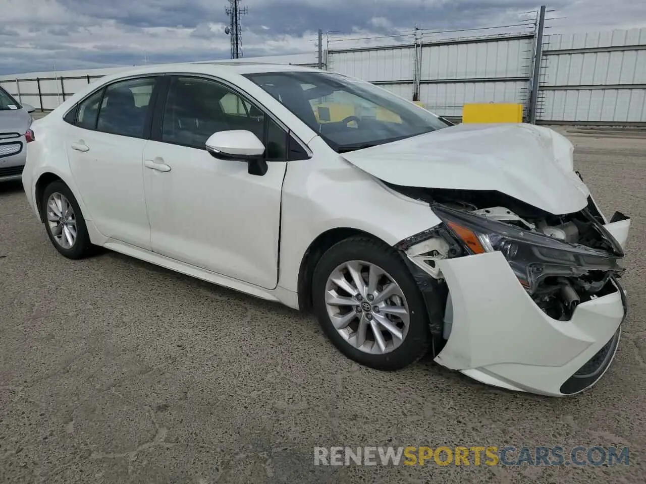 4 Photograph of a damaged car JTDFPRAE7LJ054687 TOYOTA COROLLA 2020