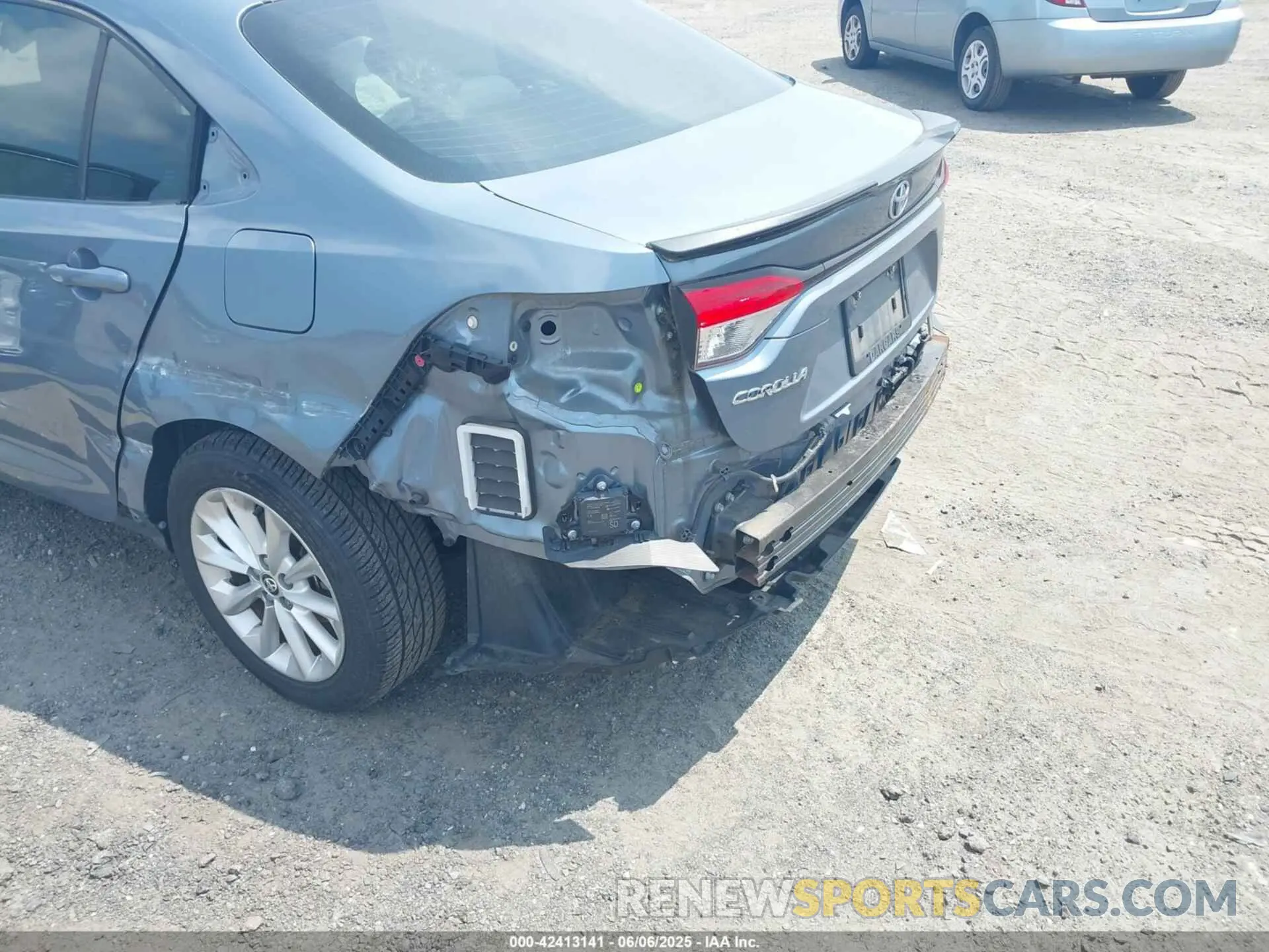 17 Photograph of a damaged car JTDHPRAE1LJ004134 TOYOTA COROLLA 2020