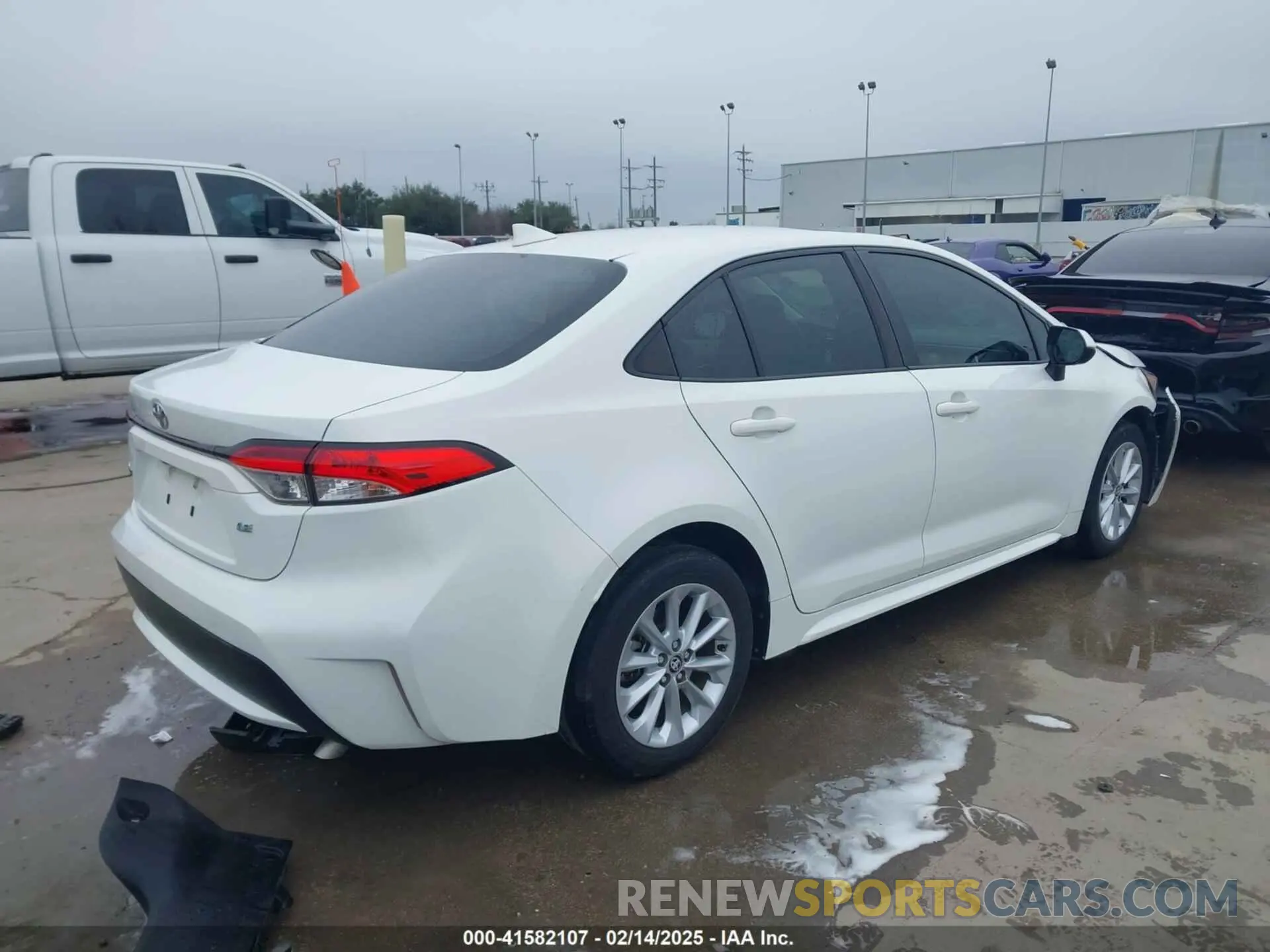 4 Photograph of a damaged car JTDHPRAE2LJ039992 TOYOTA COROLLA 2020