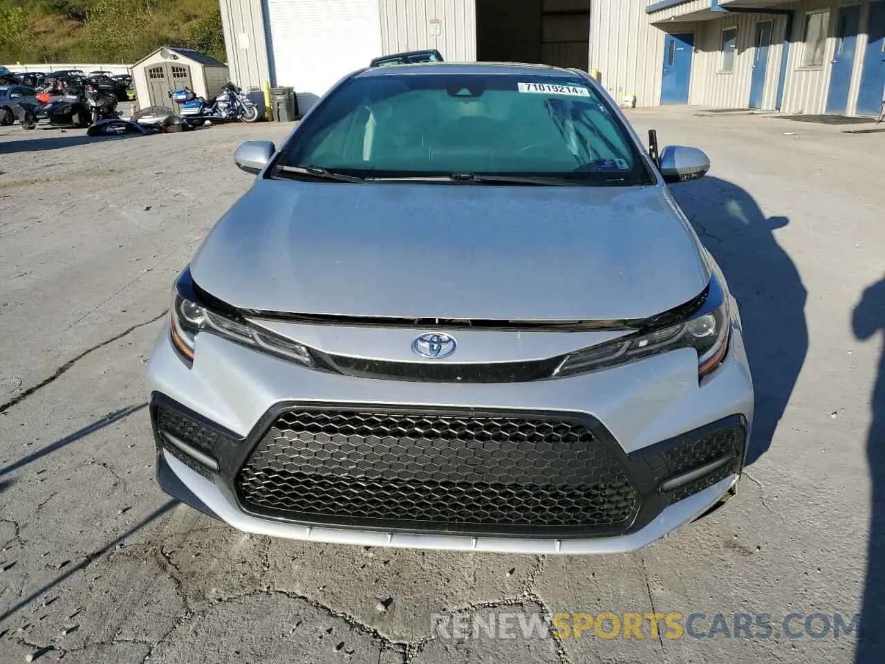 5 Photograph of a damaged car JTDM4RCE5LJ012158 TOYOTA COROLLA 2020