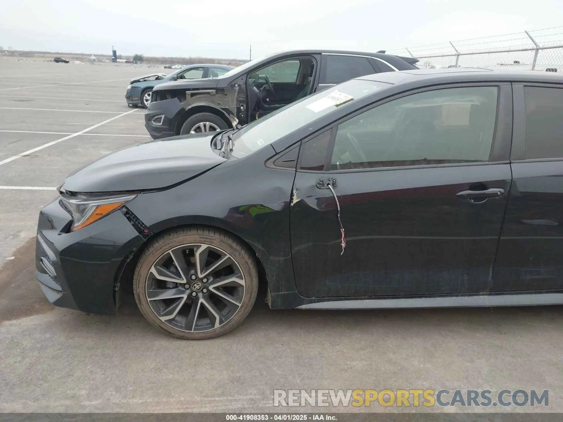 19 Photograph of a damaged car JTDP4RCE0LJ008905 TOYOTA COROLLA 2020