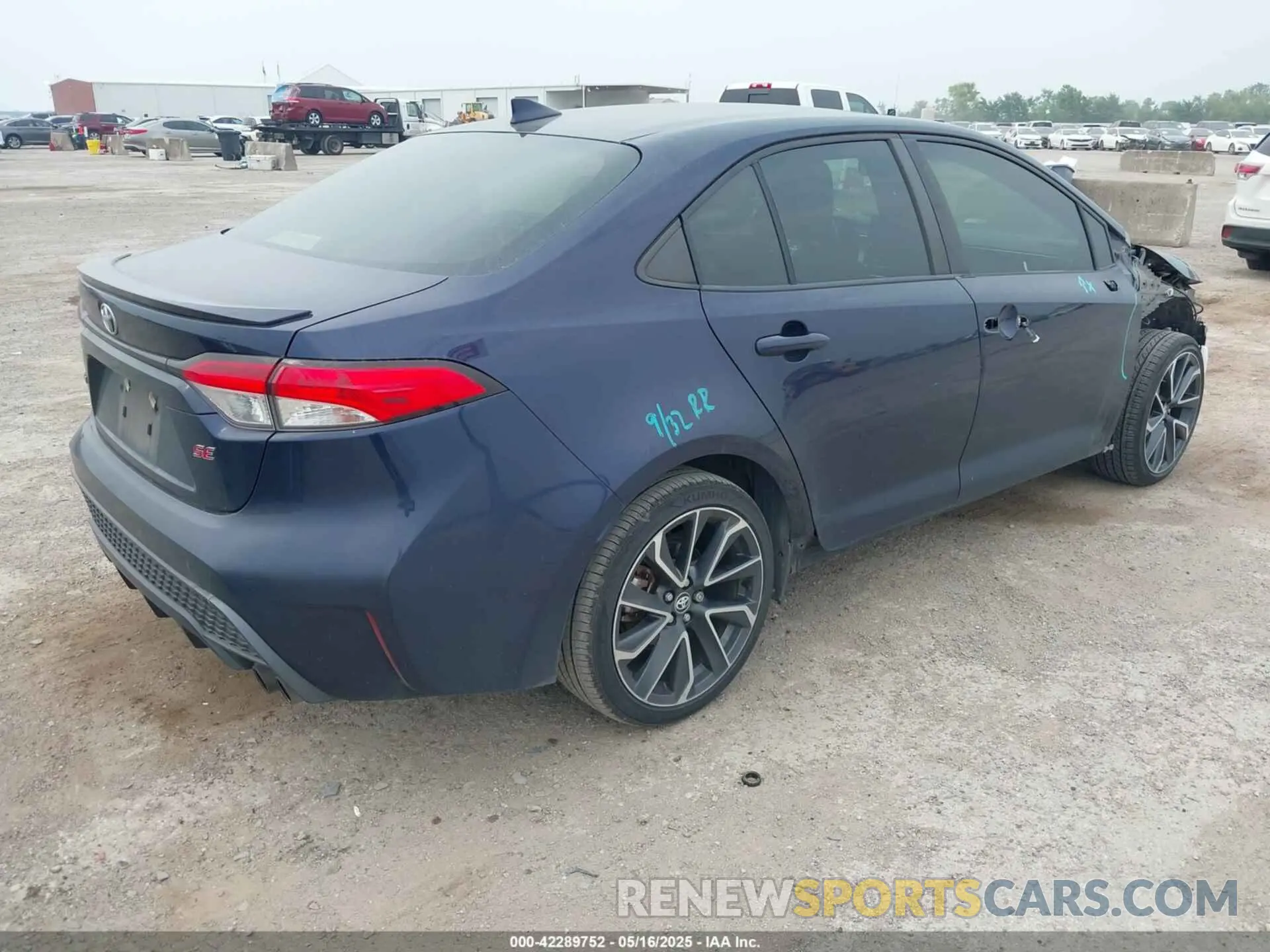 4 Photograph of a damaged car JTDP4RCE1LJ007696 TOYOTA COROLLA 2020