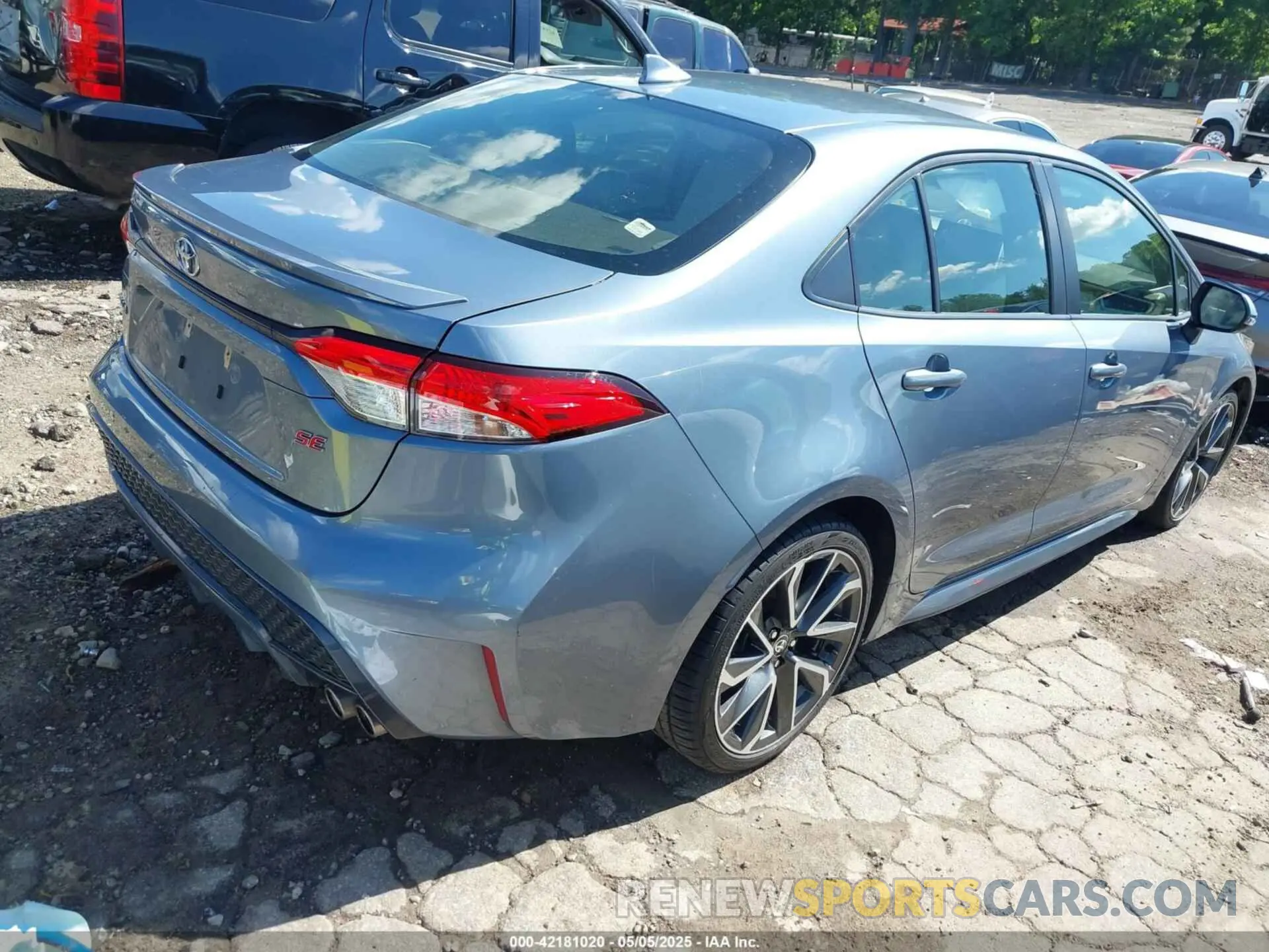 4 Photograph of a damaged car JTDP4RCE3LJ040831 TOYOTA COROLLA 2020