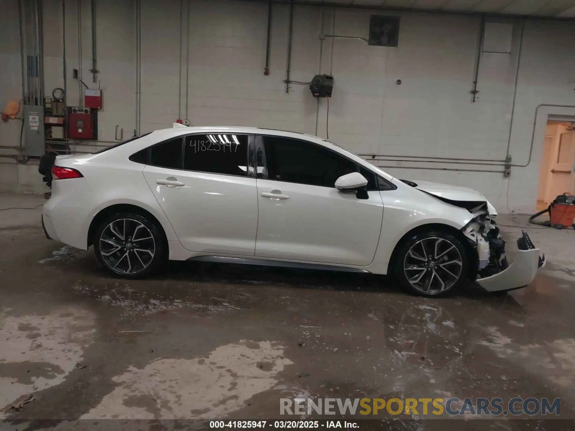 14 Photograph of a damaged car JTDP4RCE4LJ032463 TOYOTA COROLLA 2020