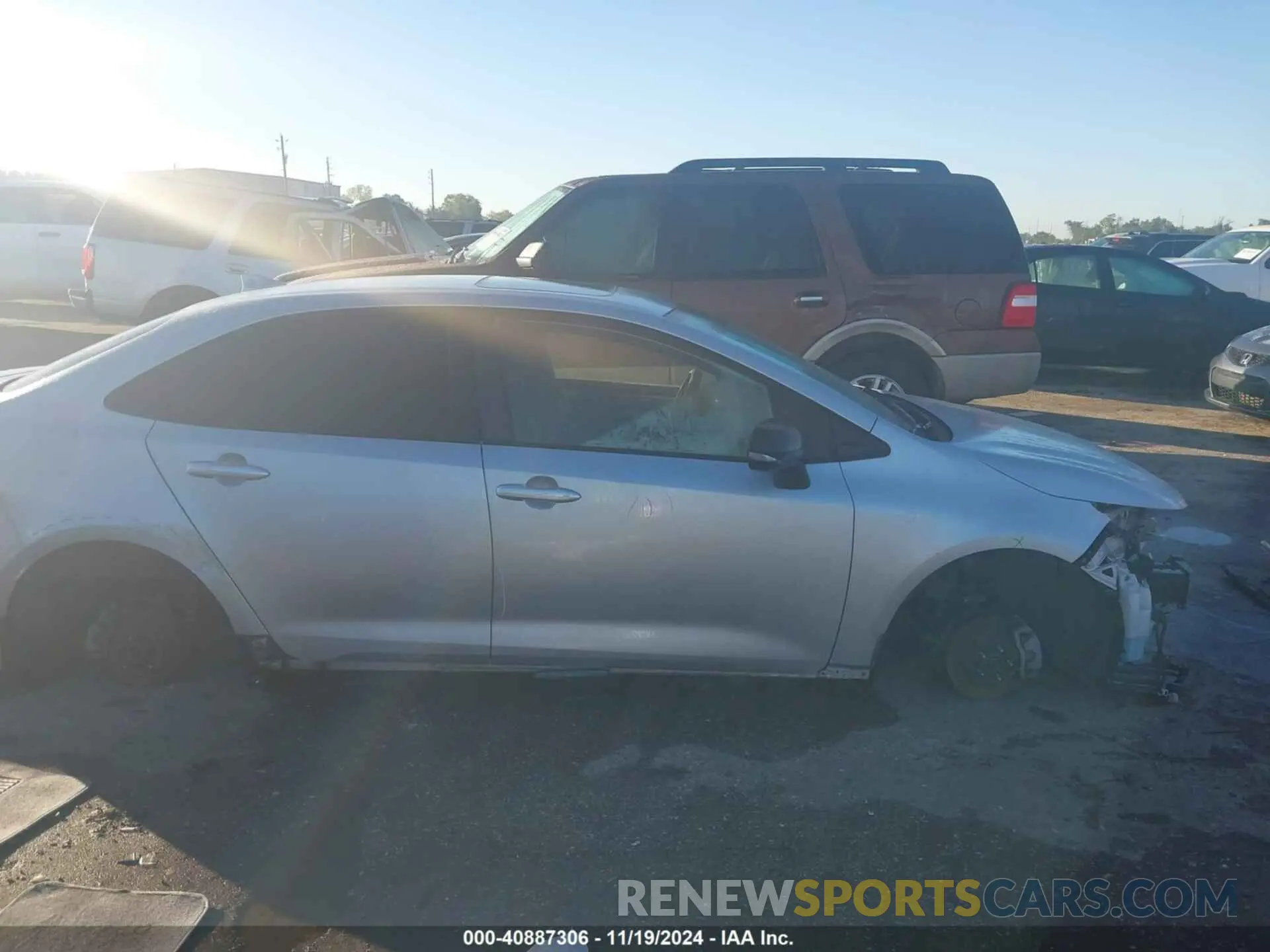 14 Photograph of a damaged car JTDP4RCE6LJ007368 TOYOTA COROLLA 2020