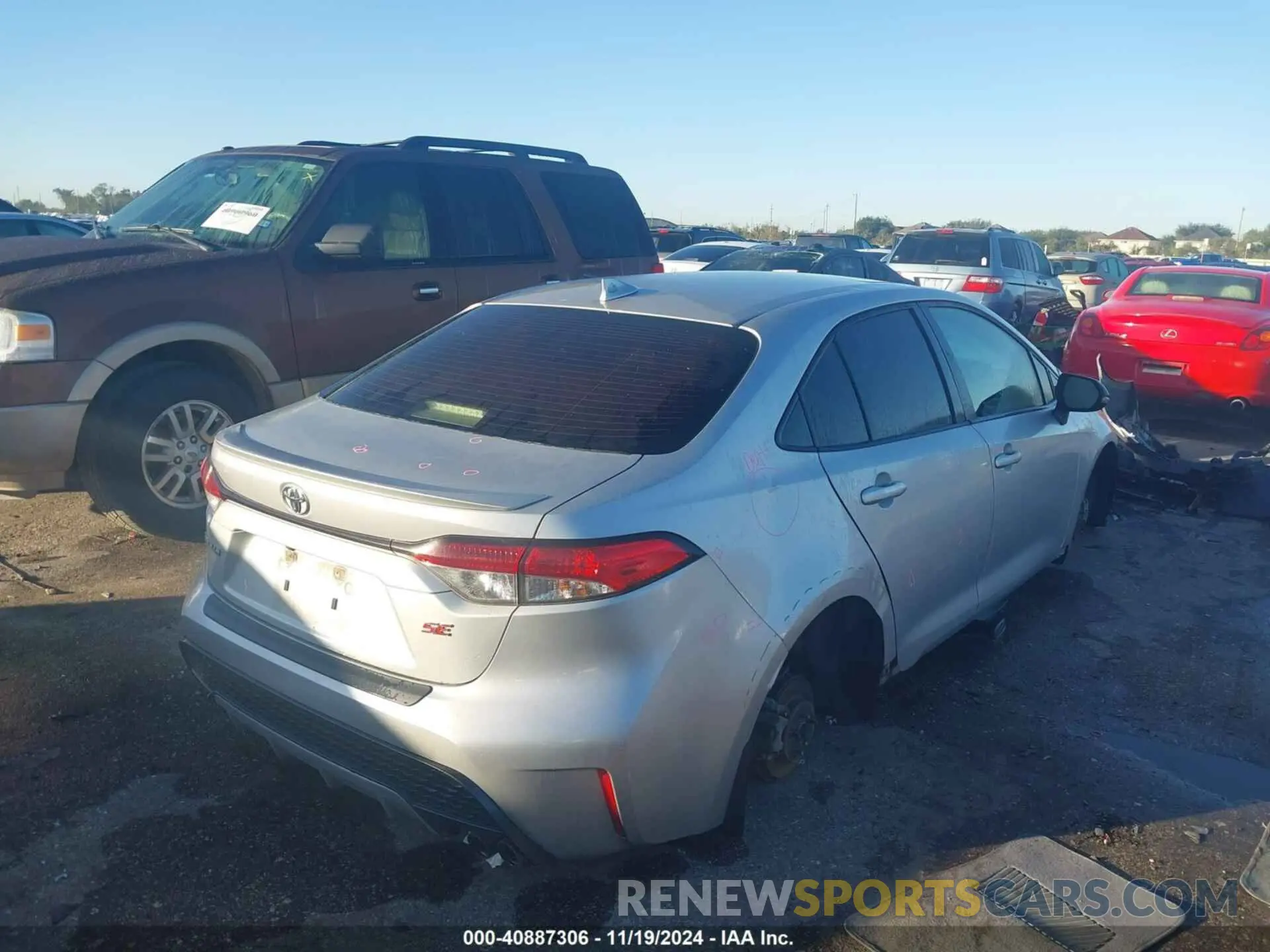 4 Photograph of a damaged car JTDP4RCE6LJ007368 TOYOTA COROLLA 2020
