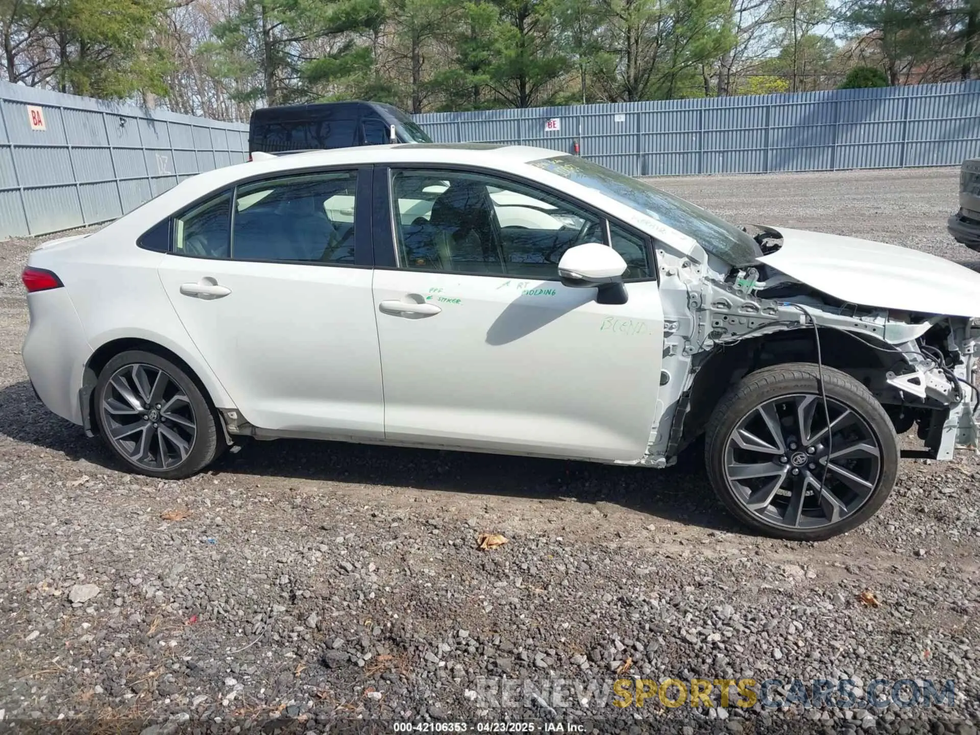 14 Photograph of a damaged car JTDP4RCE9LJ000933 TOYOTA COROLLA 2020