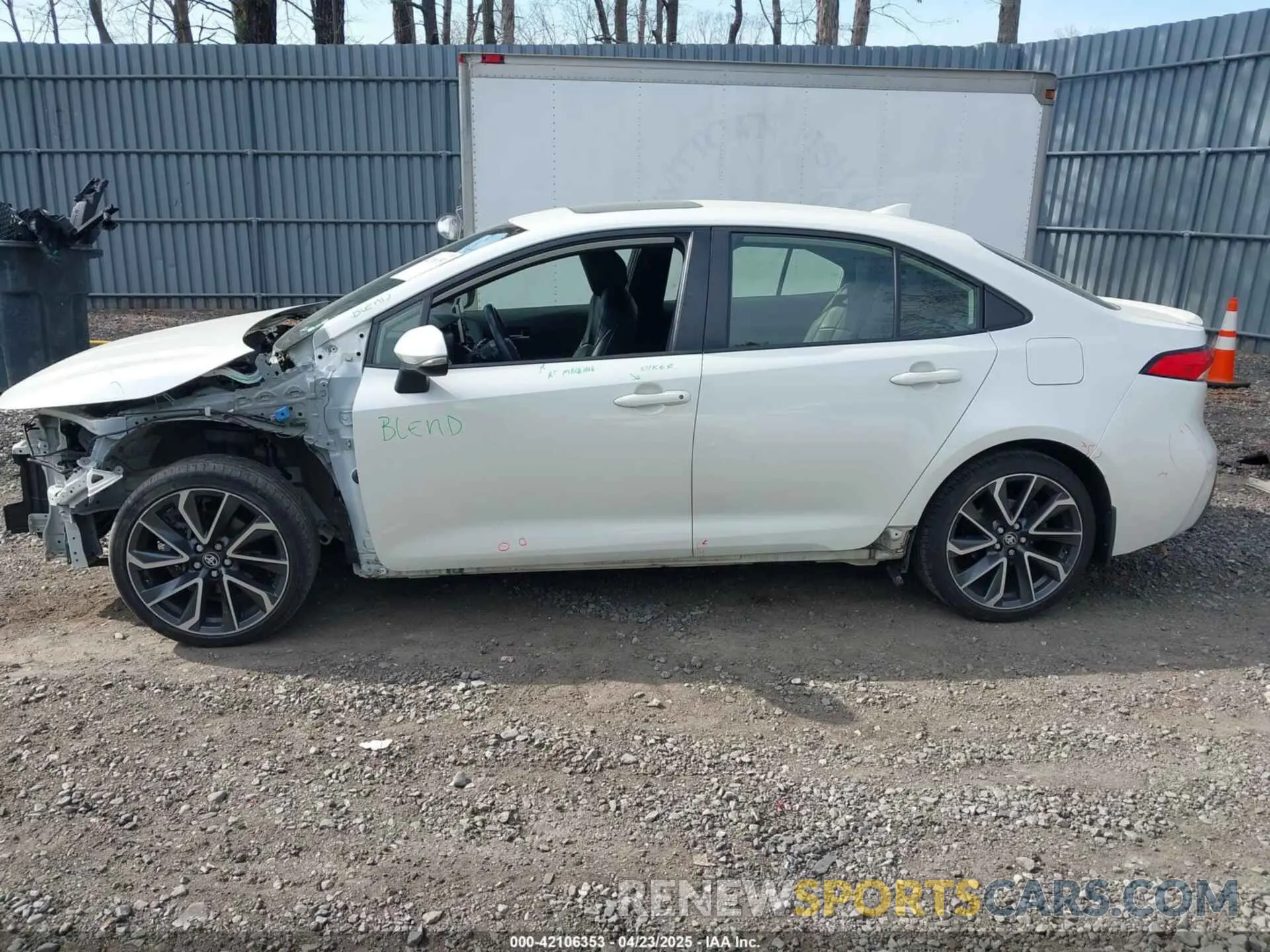 15 Photograph of a damaged car JTDP4RCE9LJ000933 TOYOTA COROLLA 2020