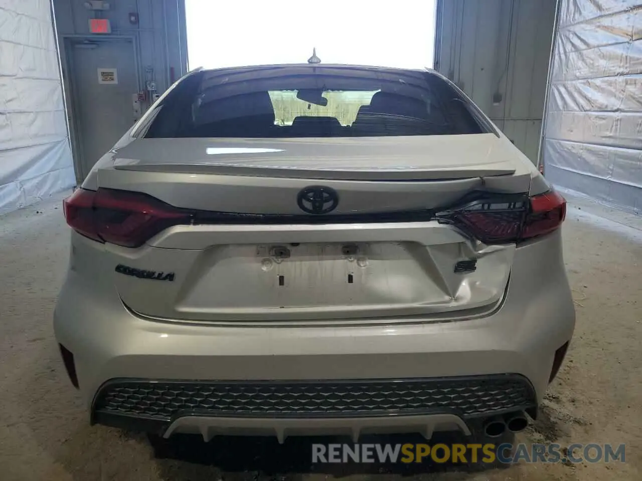 6 Photograph of a damaged car JTDS4RCE0LJ006498 TOYOTA COROLLA 2020