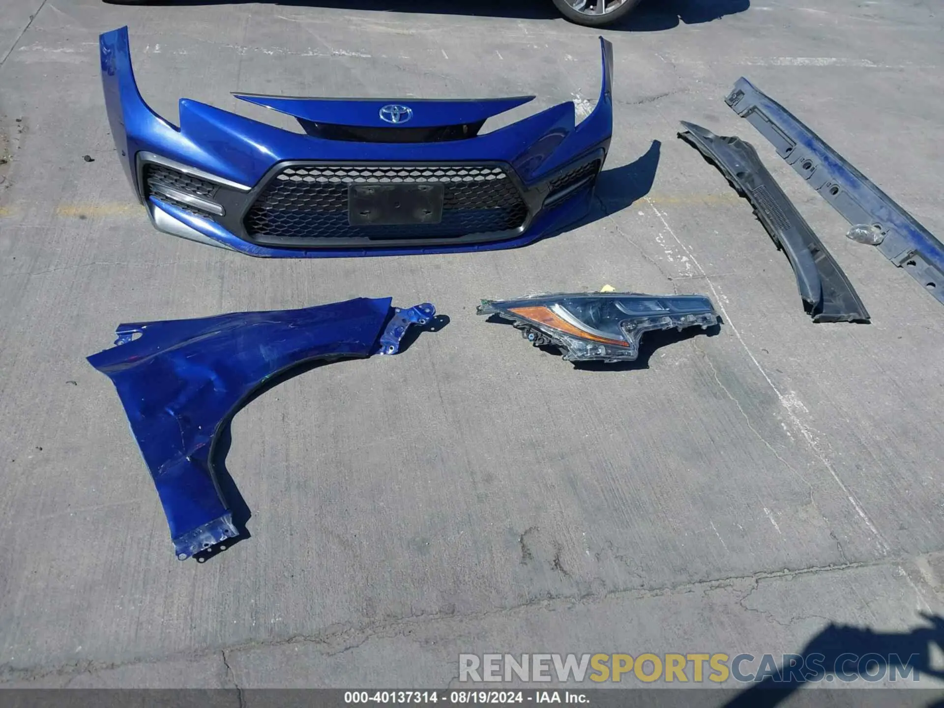 12 Photograph of a damaged car JTDS4RCE0LJ011037 TOYOTA COROLLA 2020