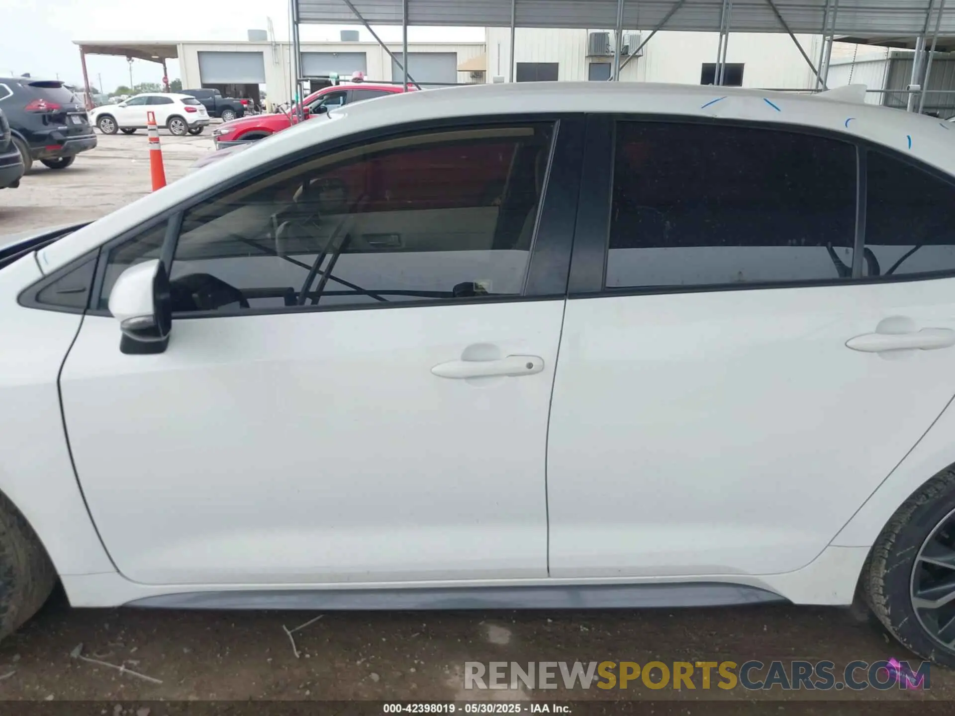 14 Photograph of a damaged car JTDS4RCE0LJ025164 TOYOTA COROLLA 2020