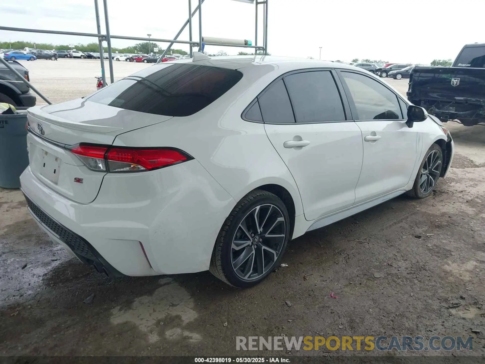 4 Photograph of a damaged car JTDS4RCE0LJ025164 TOYOTA COROLLA 2020