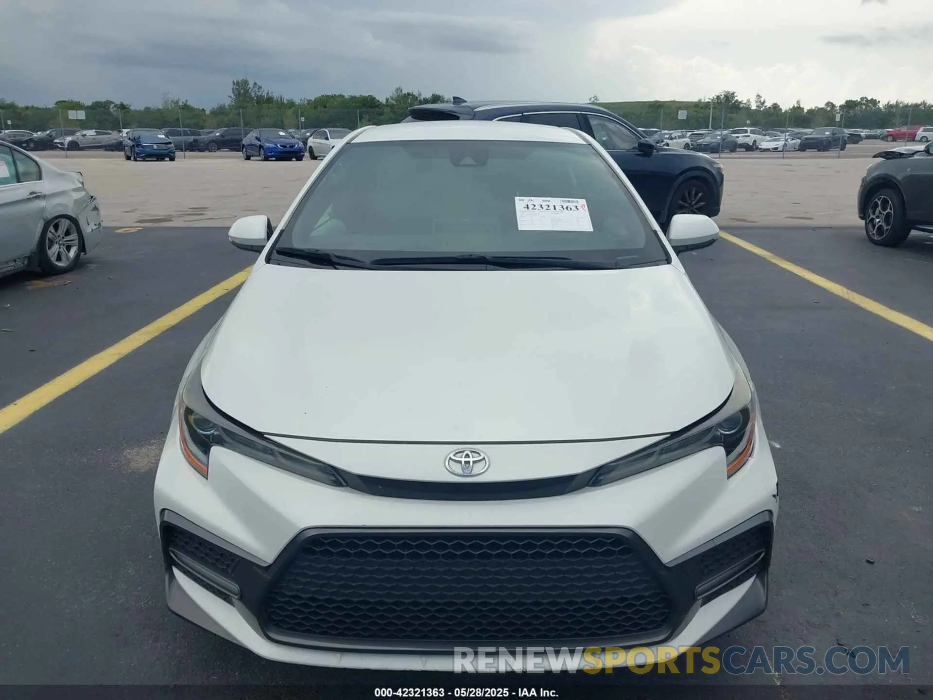 12 Photograph of a damaged car JTDS4RCE0LJ029442 TOYOTA COROLLA 2020