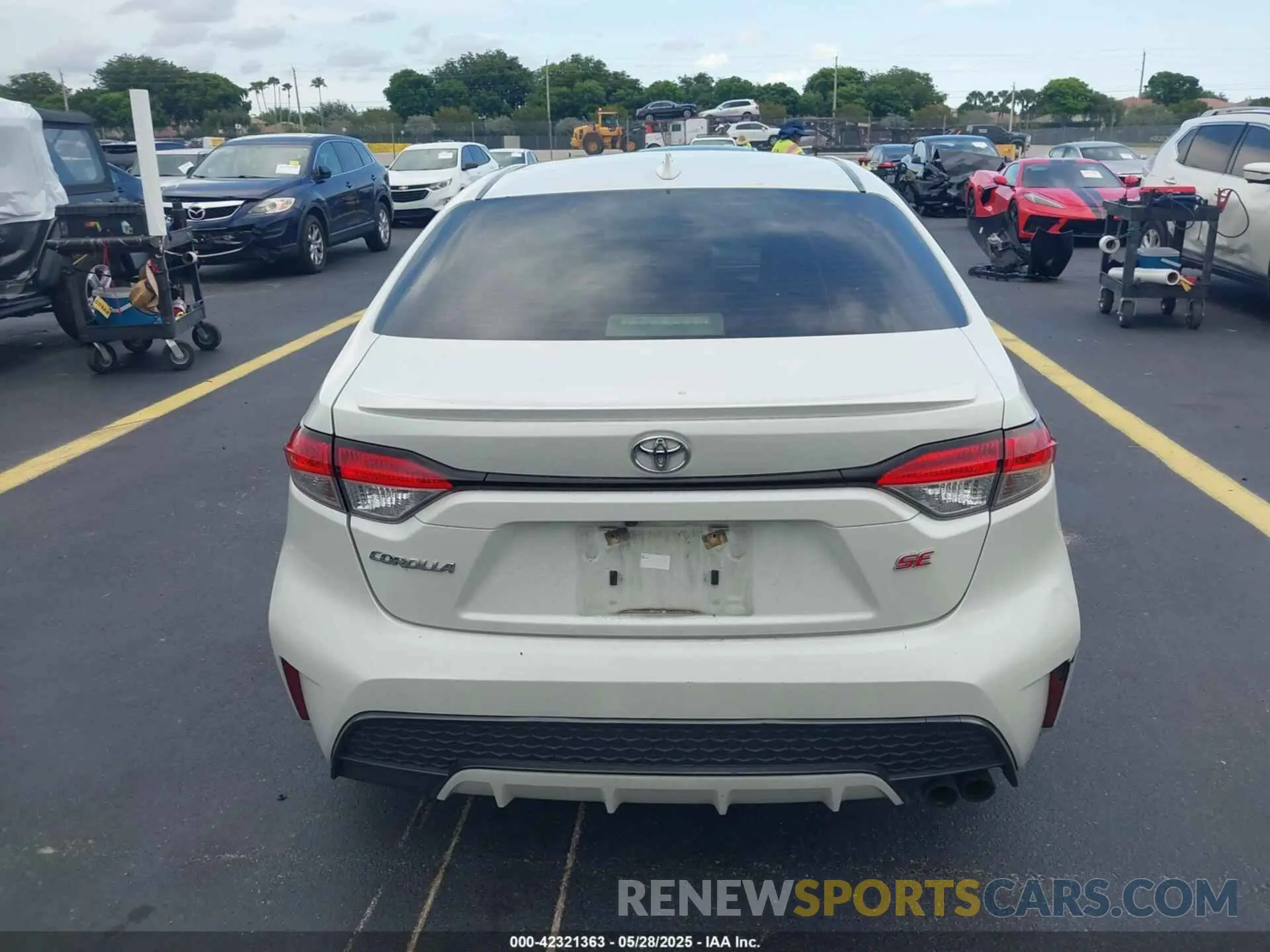 16 Photograph of a damaged car JTDS4RCE0LJ029442 TOYOTA COROLLA 2020