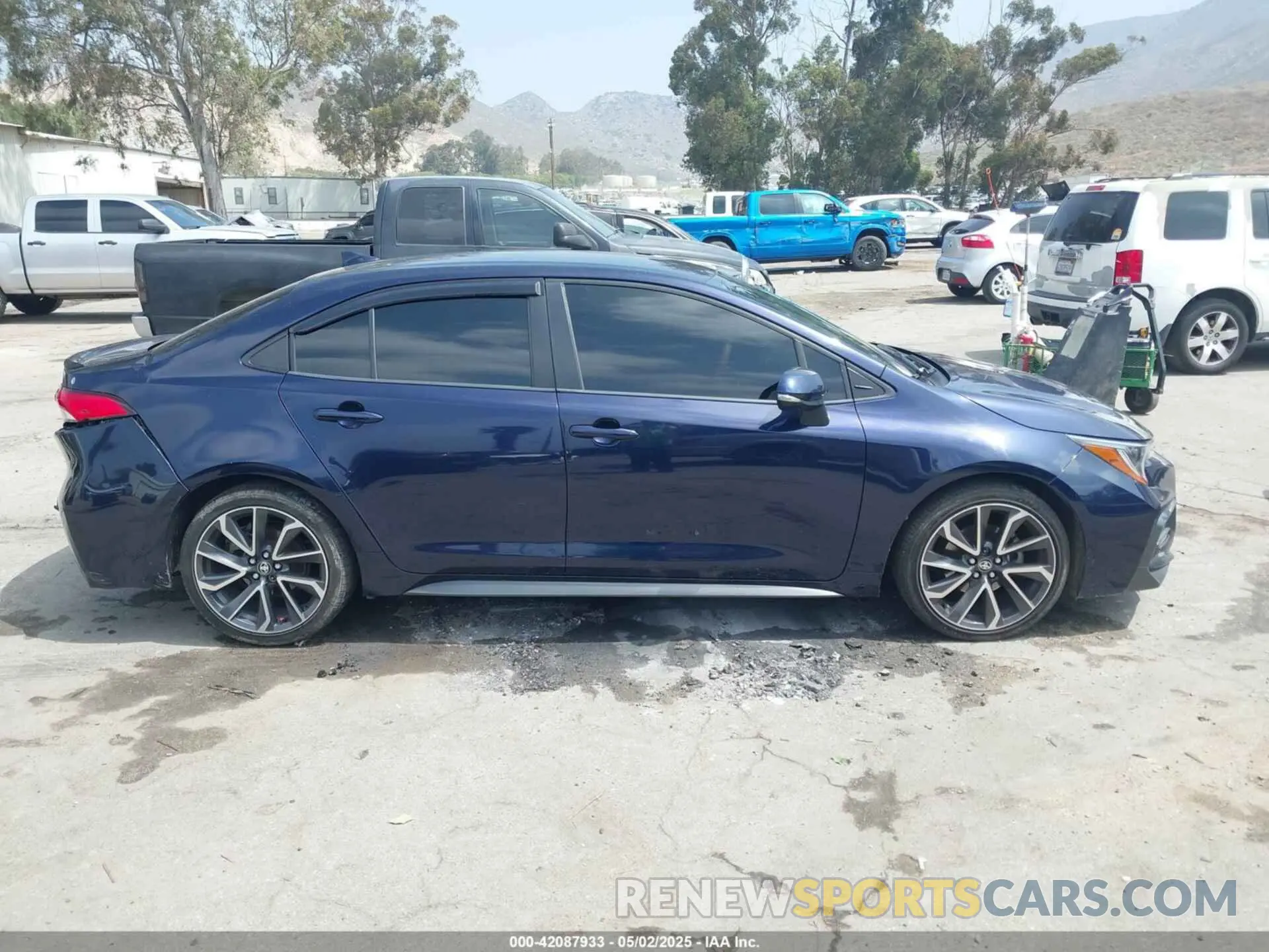 13 Photograph of a damaged car JTDS4RCE1LJ002153 TOYOTA COROLLA 2020