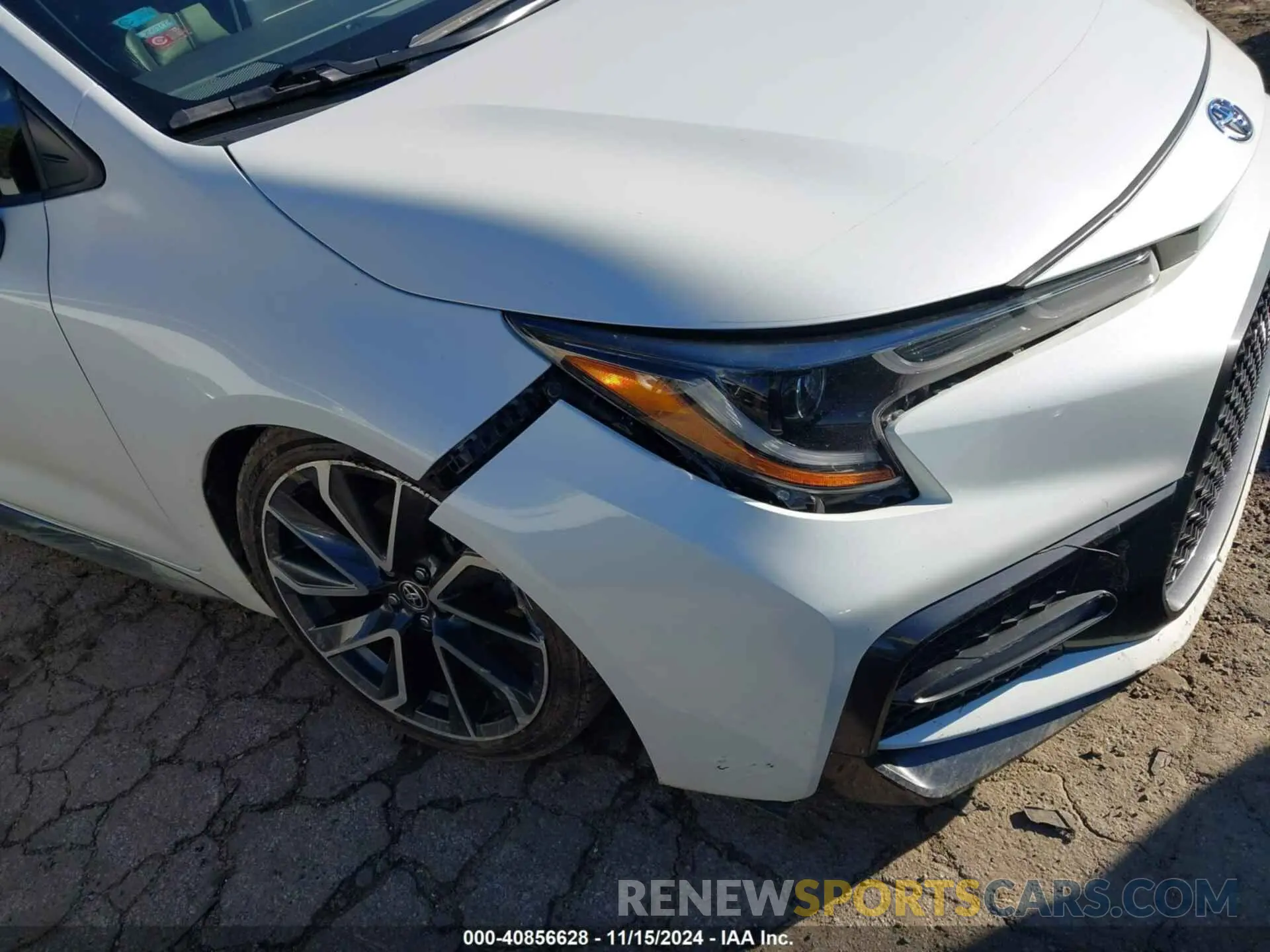 17 Photograph of a damaged car JTDS4RCE1LJ039946 TOYOTA COROLLA 2020