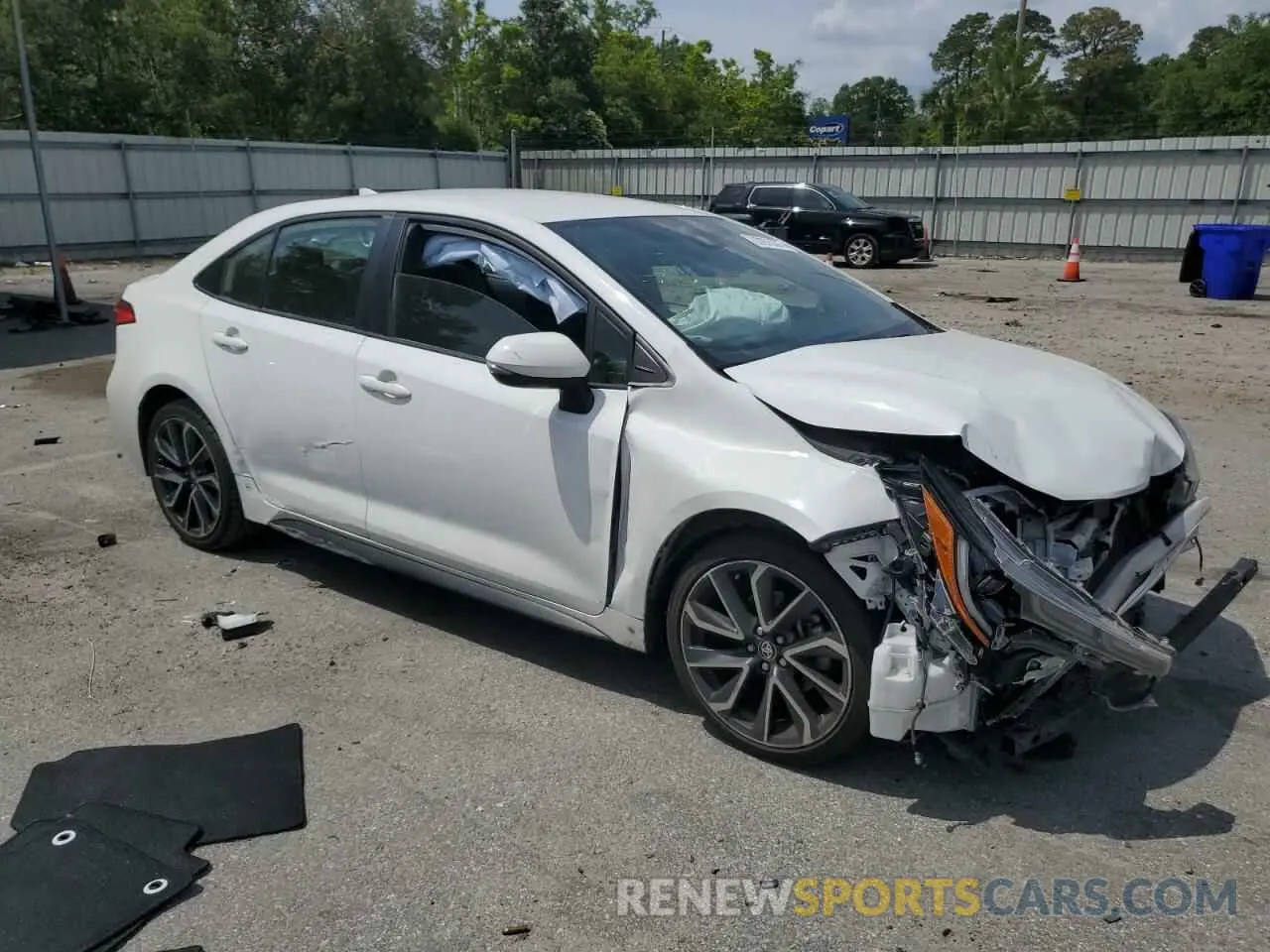 4 Photograph of a damaged car JTDS4RCE2LJ009080 TOYOTA COROLLA 2020