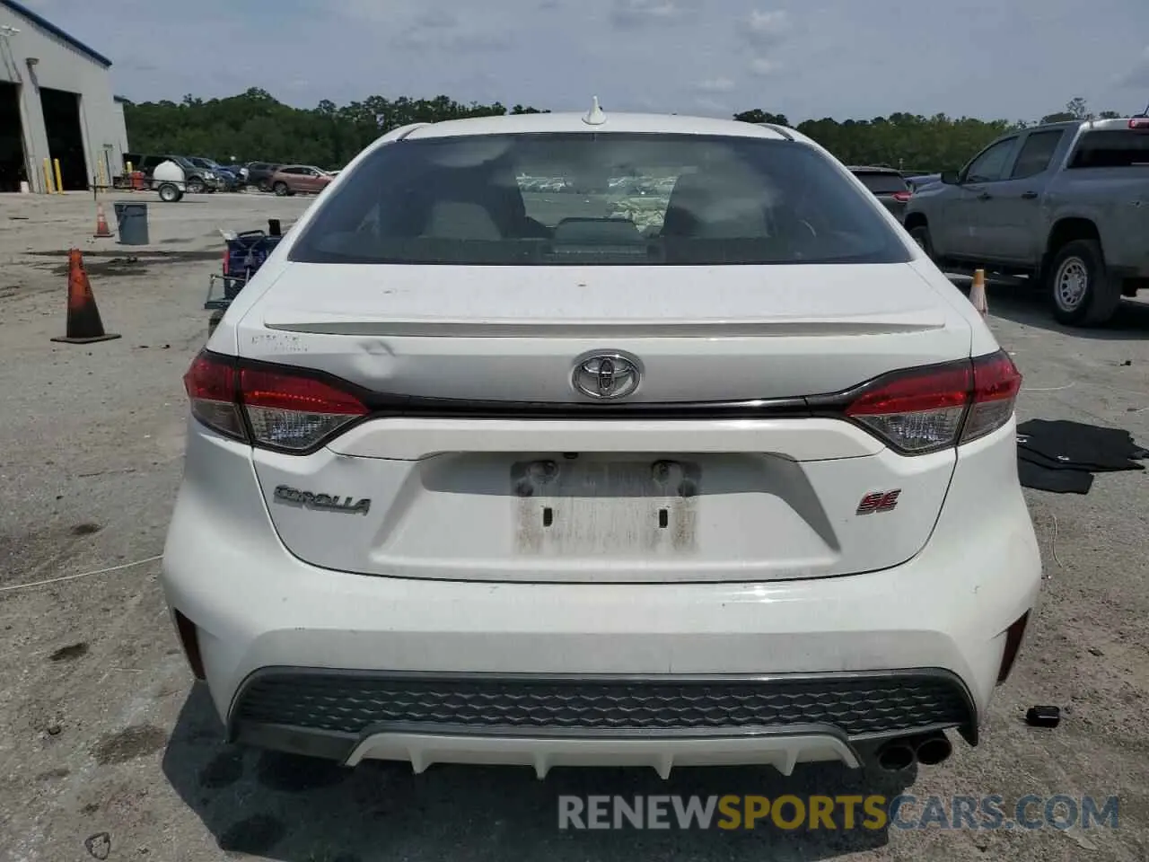 6 Photograph of a damaged car JTDS4RCE2LJ009080 TOYOTA COROLLA 2020