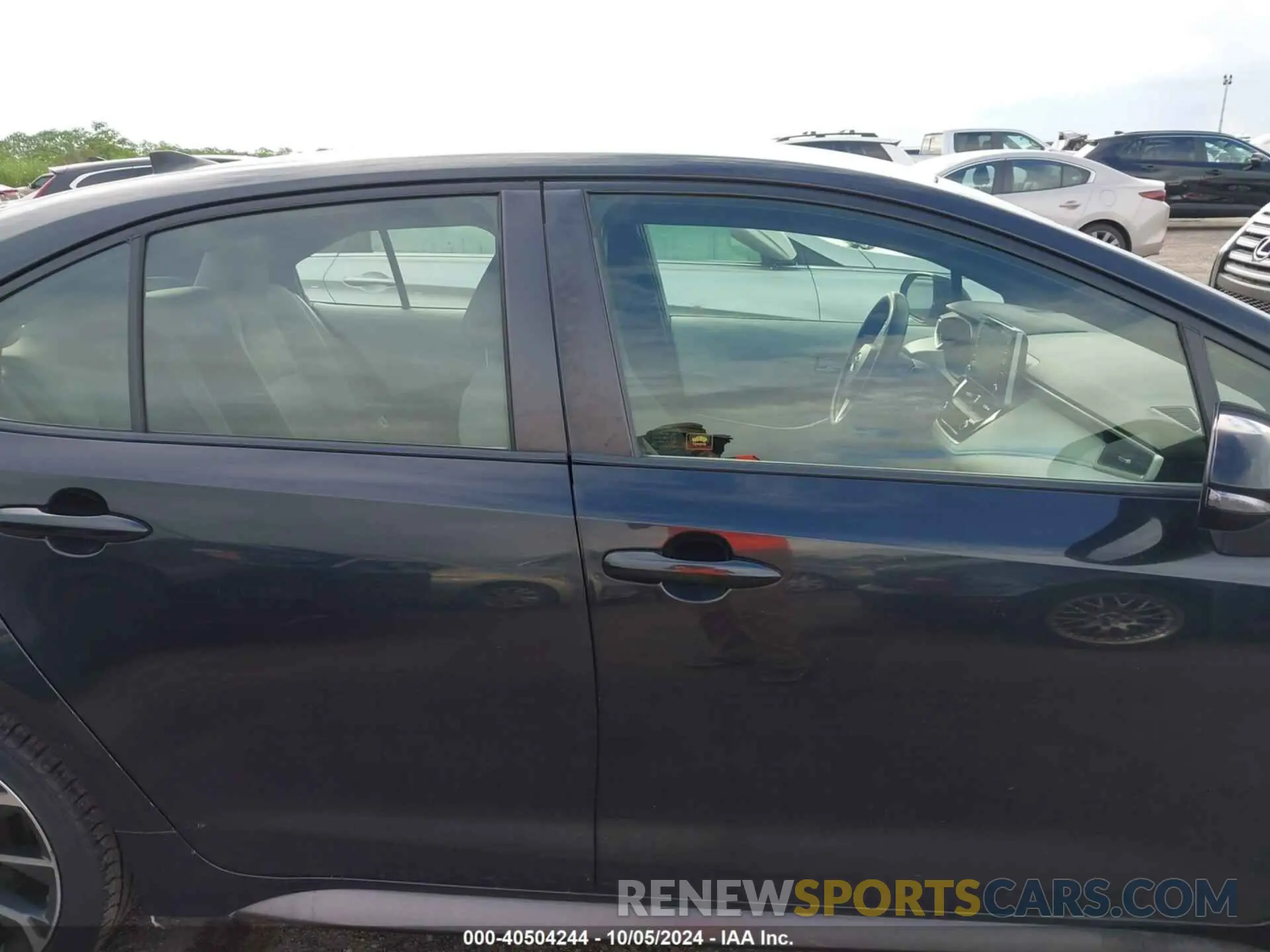13 Photograph of a damaged car JTDS4RCE2LJ013601 TOYOTA COROLLA 2020