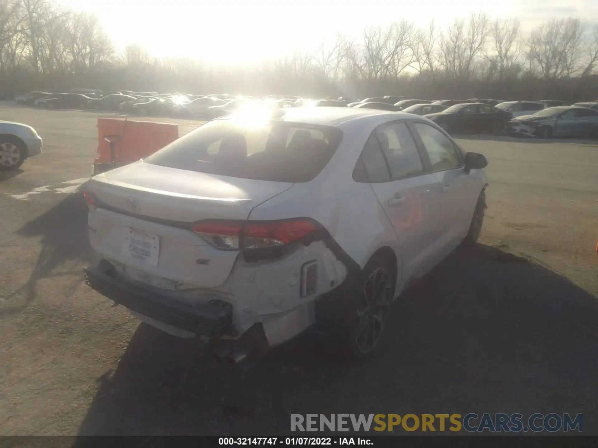 4 Photograph of a damaged car JTDS4RCE2LJ022203 TOYOTA COROLLA 2020