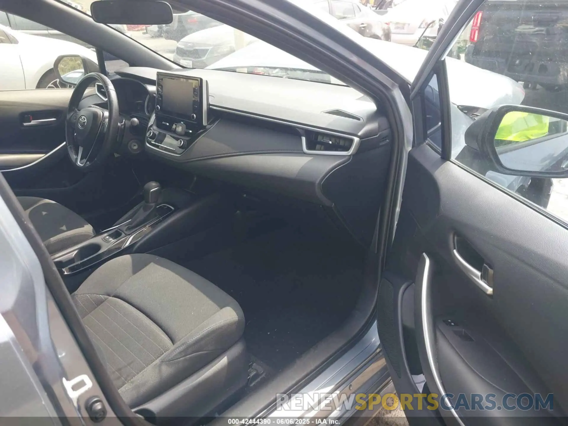 5 Photograph of a damaged car JTDS4RCE3LJ024834 TOYOTA COROLLA 2020