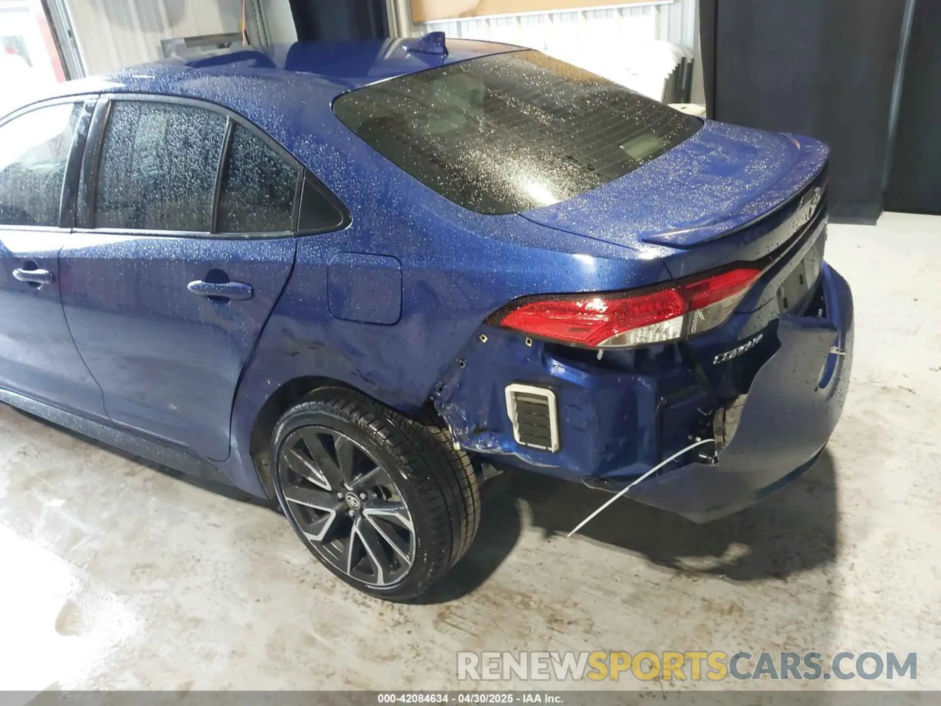 17 Photograph of a damaged car JTDS4RCE3LJ031332 TOYOTA COROLLA 2020