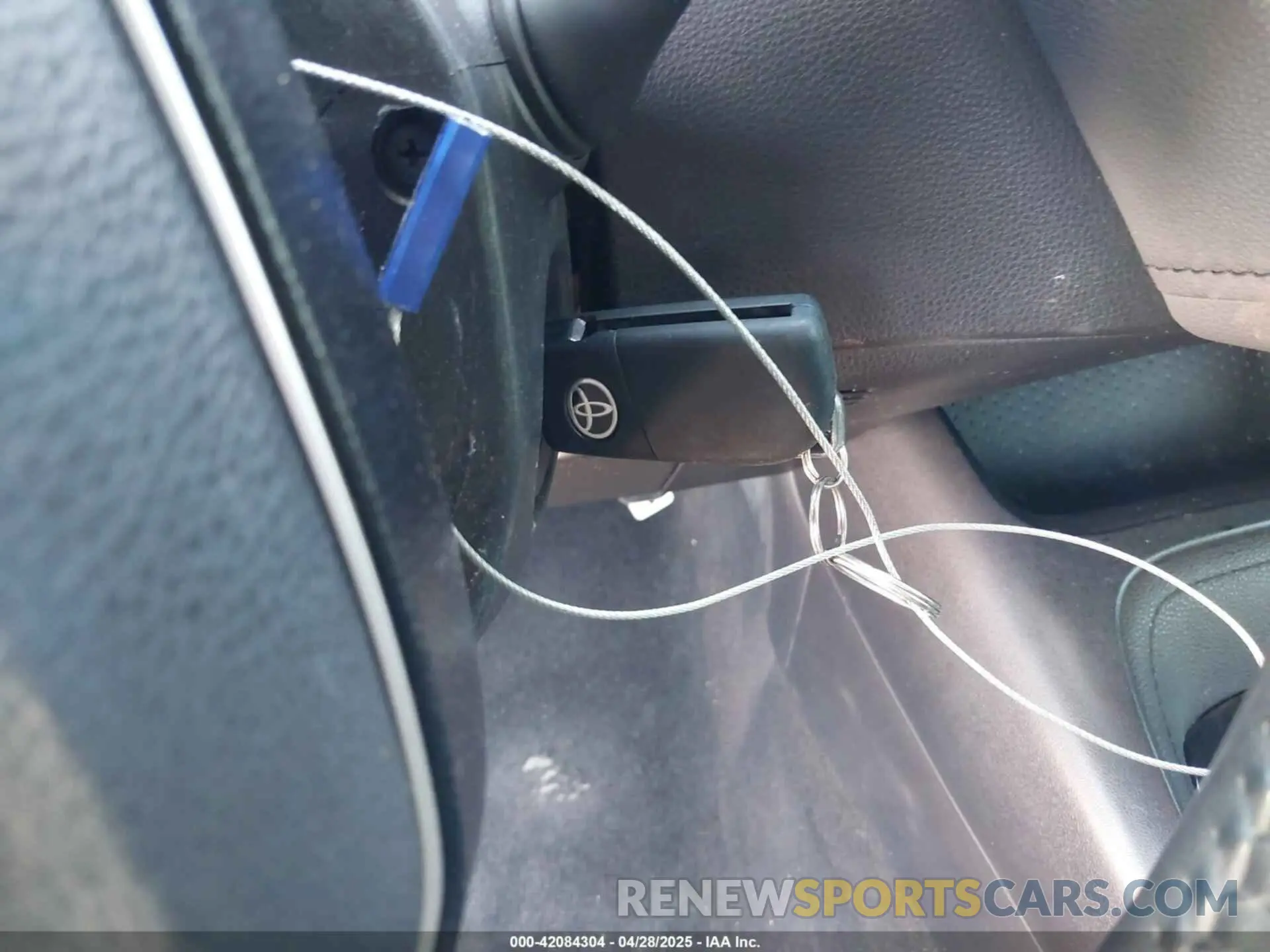 11 Photograph of a damaged car JTDS4RCE3LJ031539 TOYOTA COROLLA 2020
