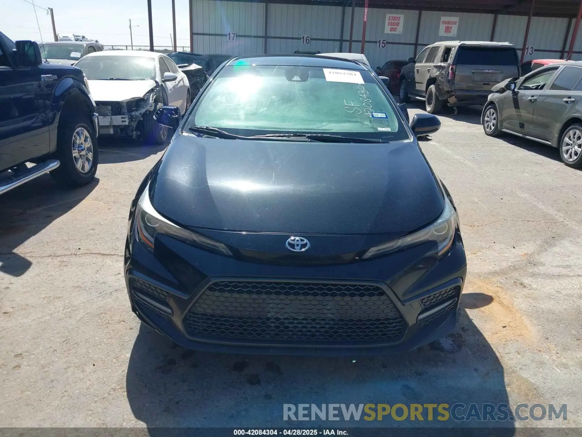 12 Photograph of a damaged car JTDS4RCE3LJ031539 TOYOTA COROLLA 2020