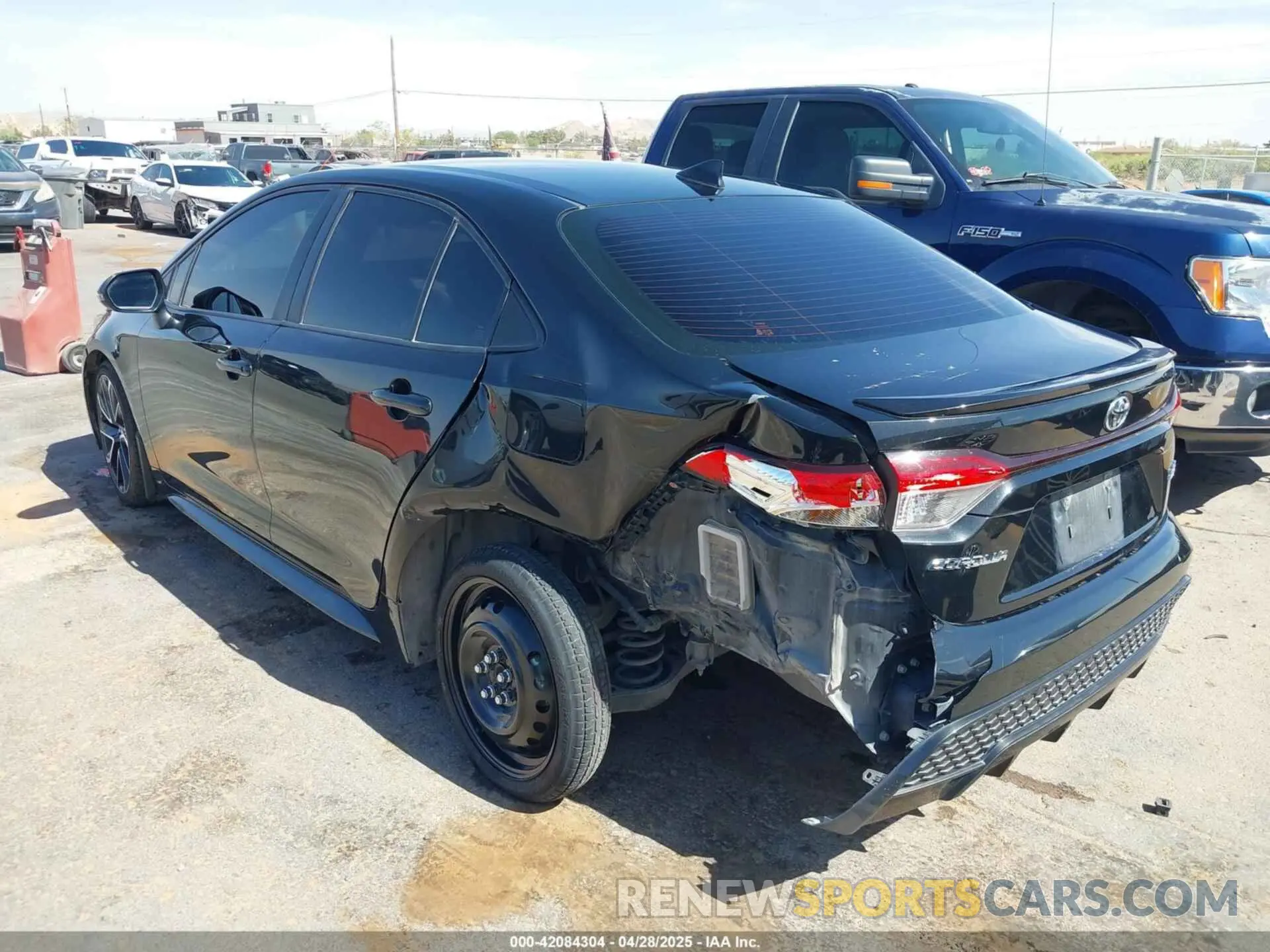 14 Photograph of a damaged car JTDS4RCE3LJ031539 TOYOTA COROLLA 2020