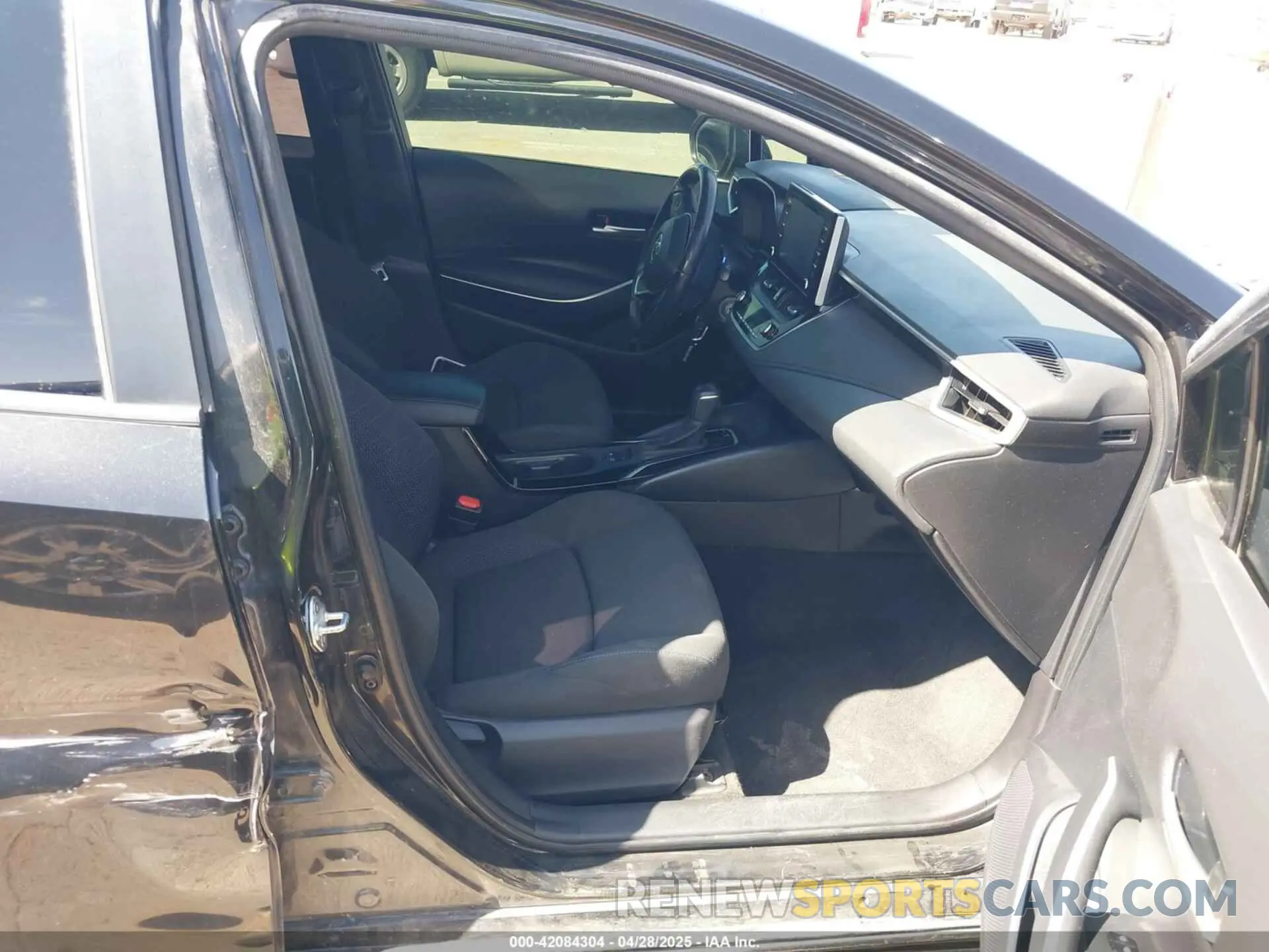 5 Photograph of a damaged car JTDS4RCE3LJ031539 TOYOTA COROLLA 2020