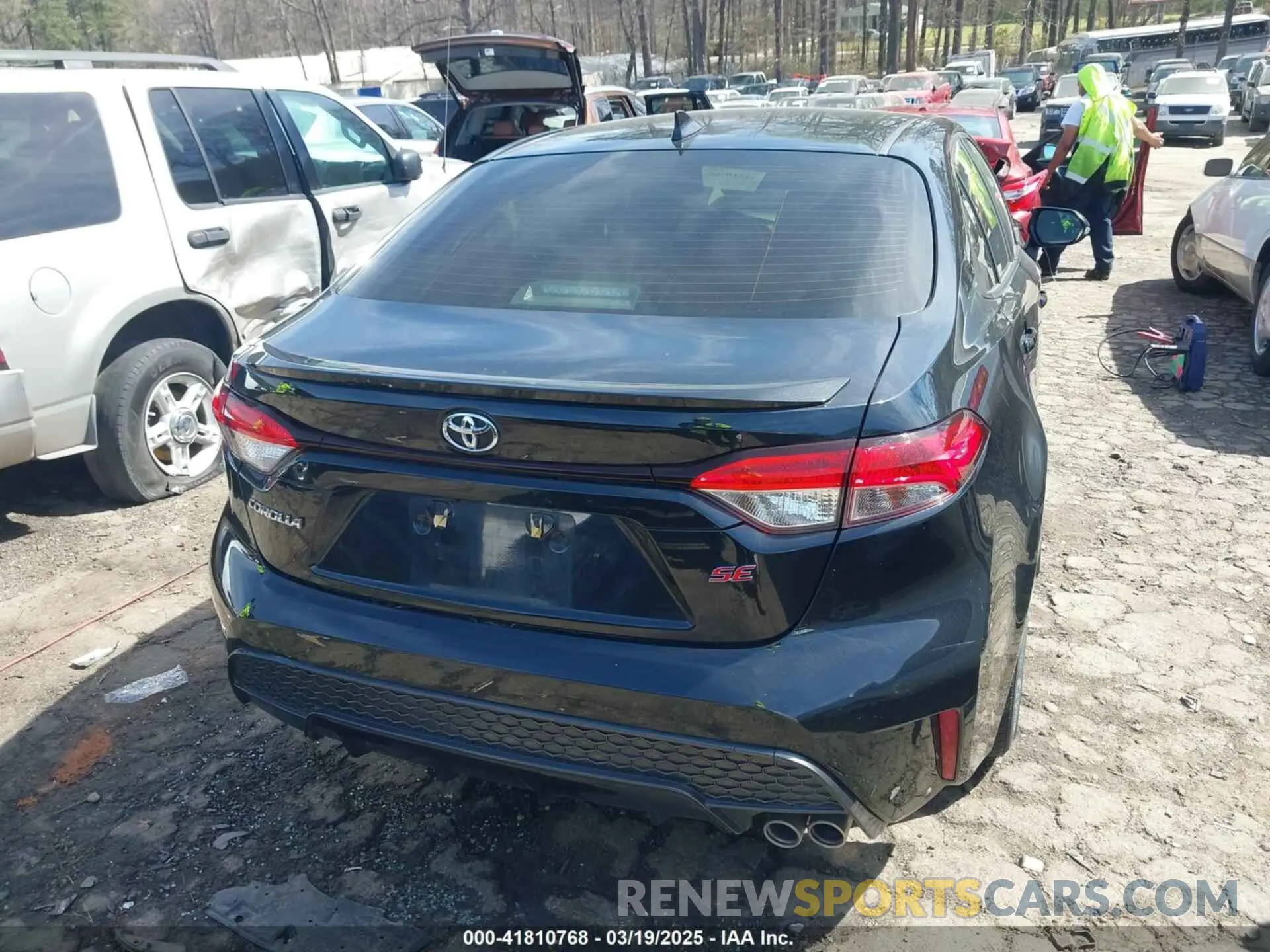 16 Photograph of a damaged car JTDS4RCE4LJ017682 TOYOTA COROLLA 2020