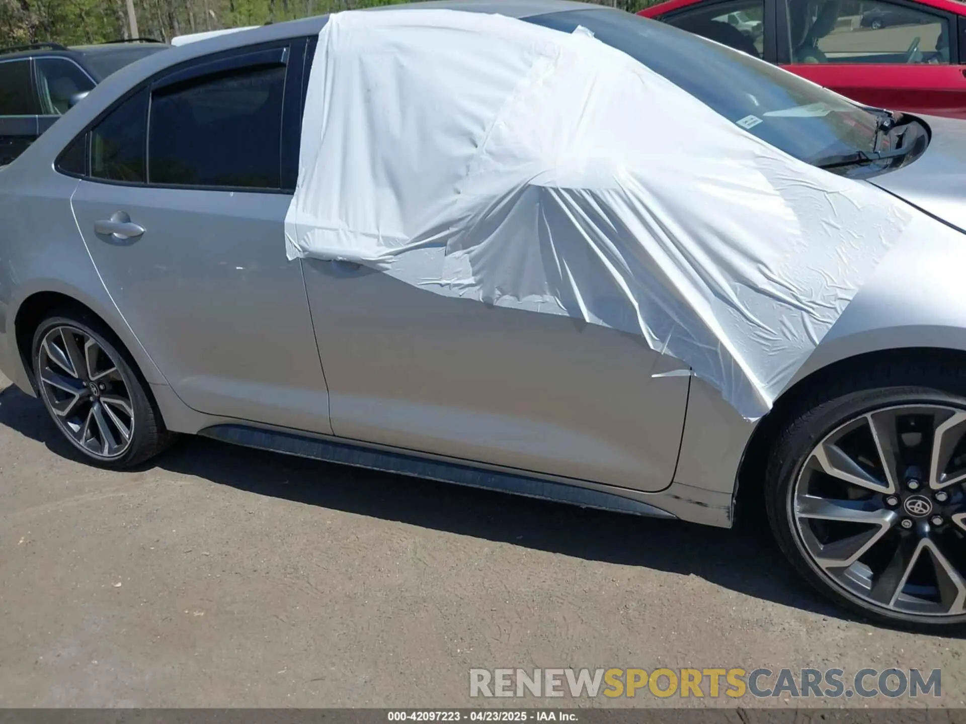 13 Photograph of a damaged car JTDS4RCE4LJ041772 TOYOTA COROLLA 2020