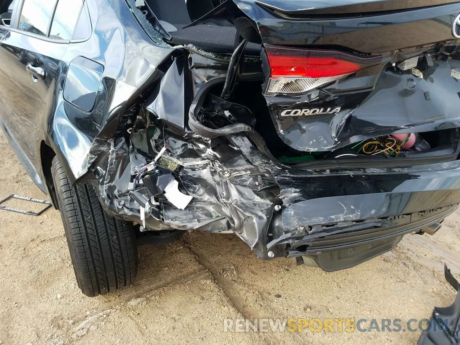 9 Photograph of a damaged car JTDS4RCE5LJ007940 TOYOTA COROLLA 2020
