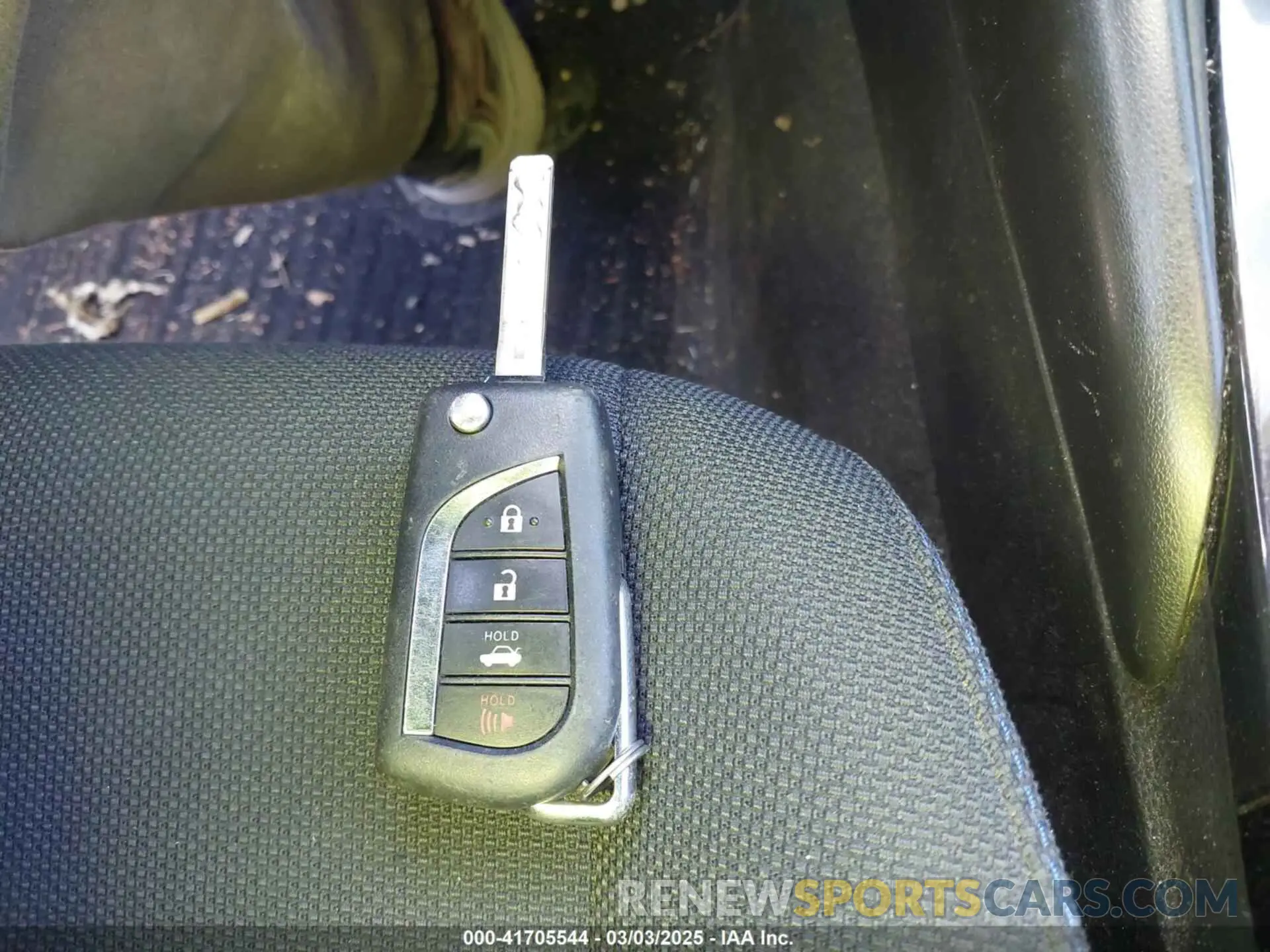 11 Photograph of a damaged car JTDS4RCE5LJ015388 TOYOTA COROLLA 2020