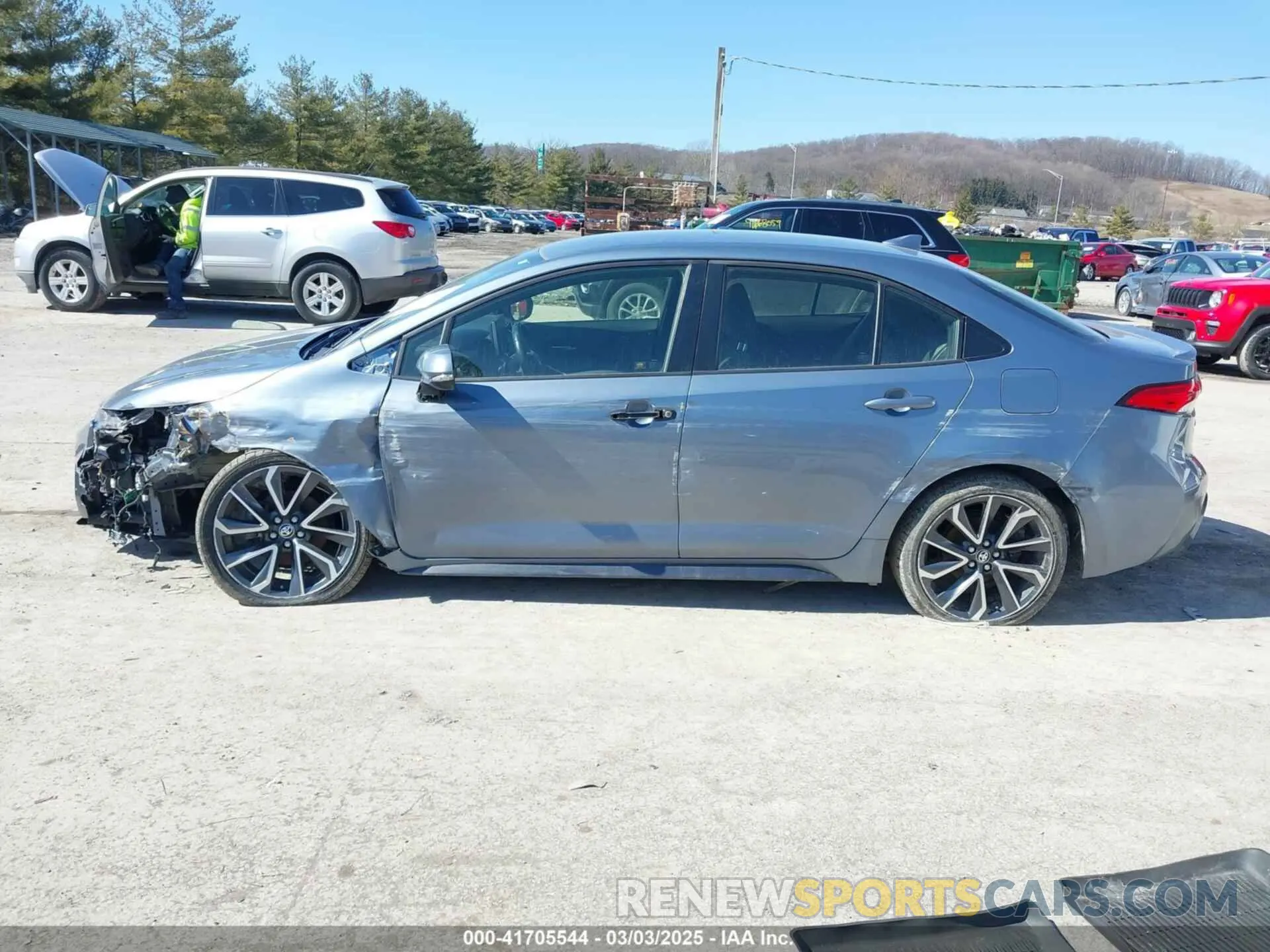 14 Photograph of a damaged car JTDS4RCE5LJ015388 TOYOTA COROLLA 2020