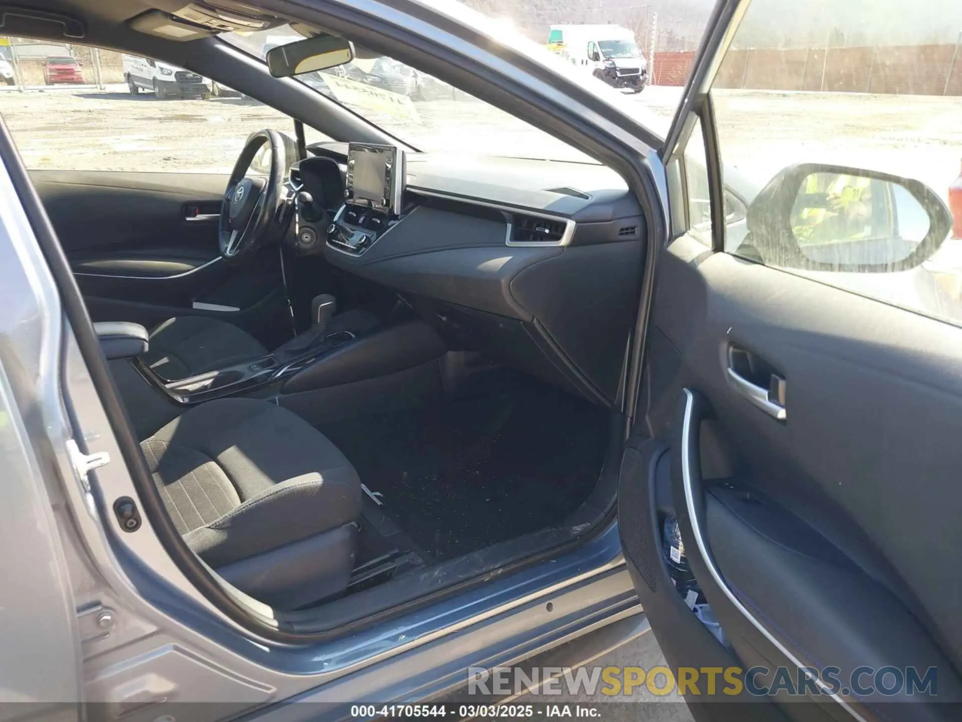 5 Photograph of a damaged car JTDS4RCE5LJ015388 TOYOTA COROLLA 2020